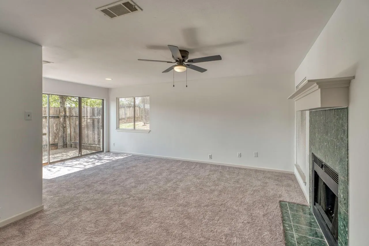 Photo 5 of 6810 DEATONHILL DR #110