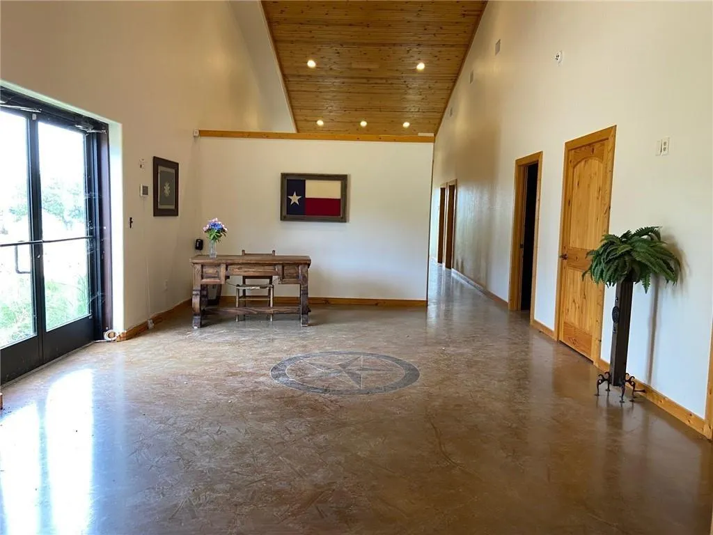Photo 4 of 123 HIGH GROVE RD