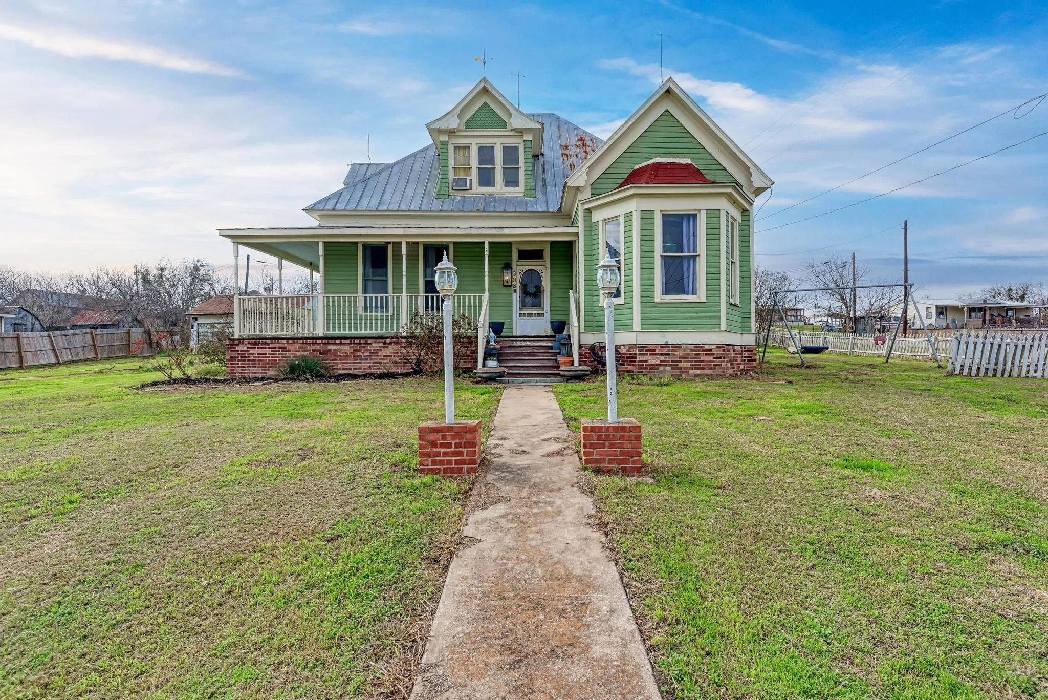 Photo of 308 N BROAD ST, Coupland, TX, 78615
