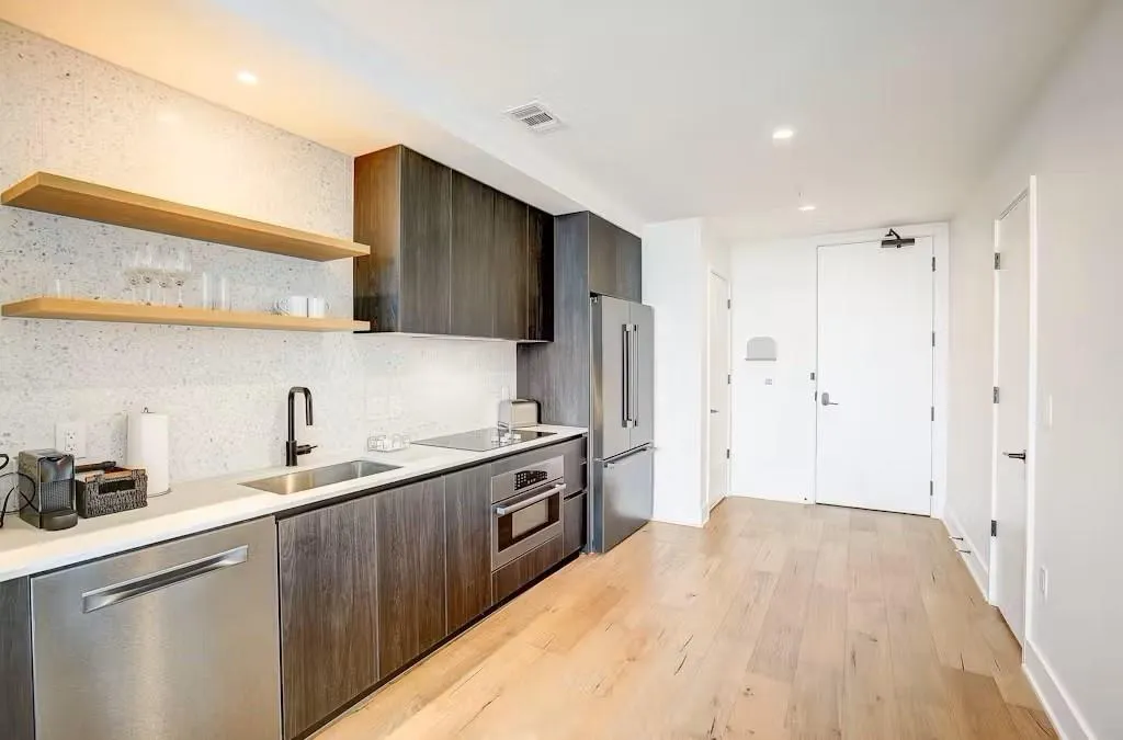 Photo 4 of 48 EAST AVE #2206