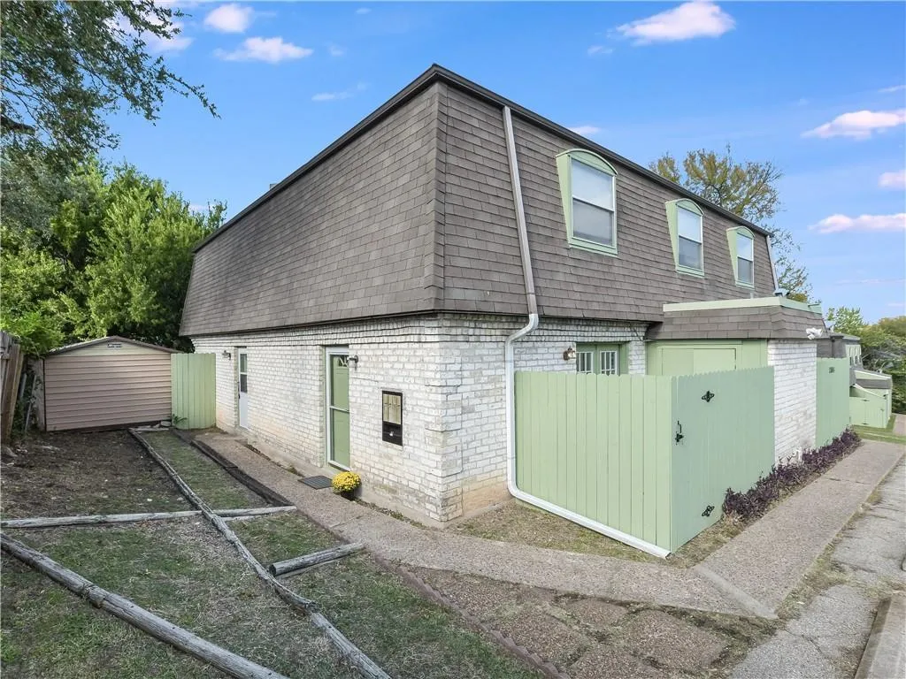 Photo of 2804 WEST HILL DR, Austin, TX, 78704