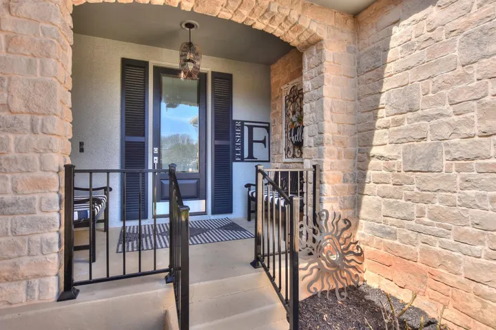 Even the front porch is inviting!