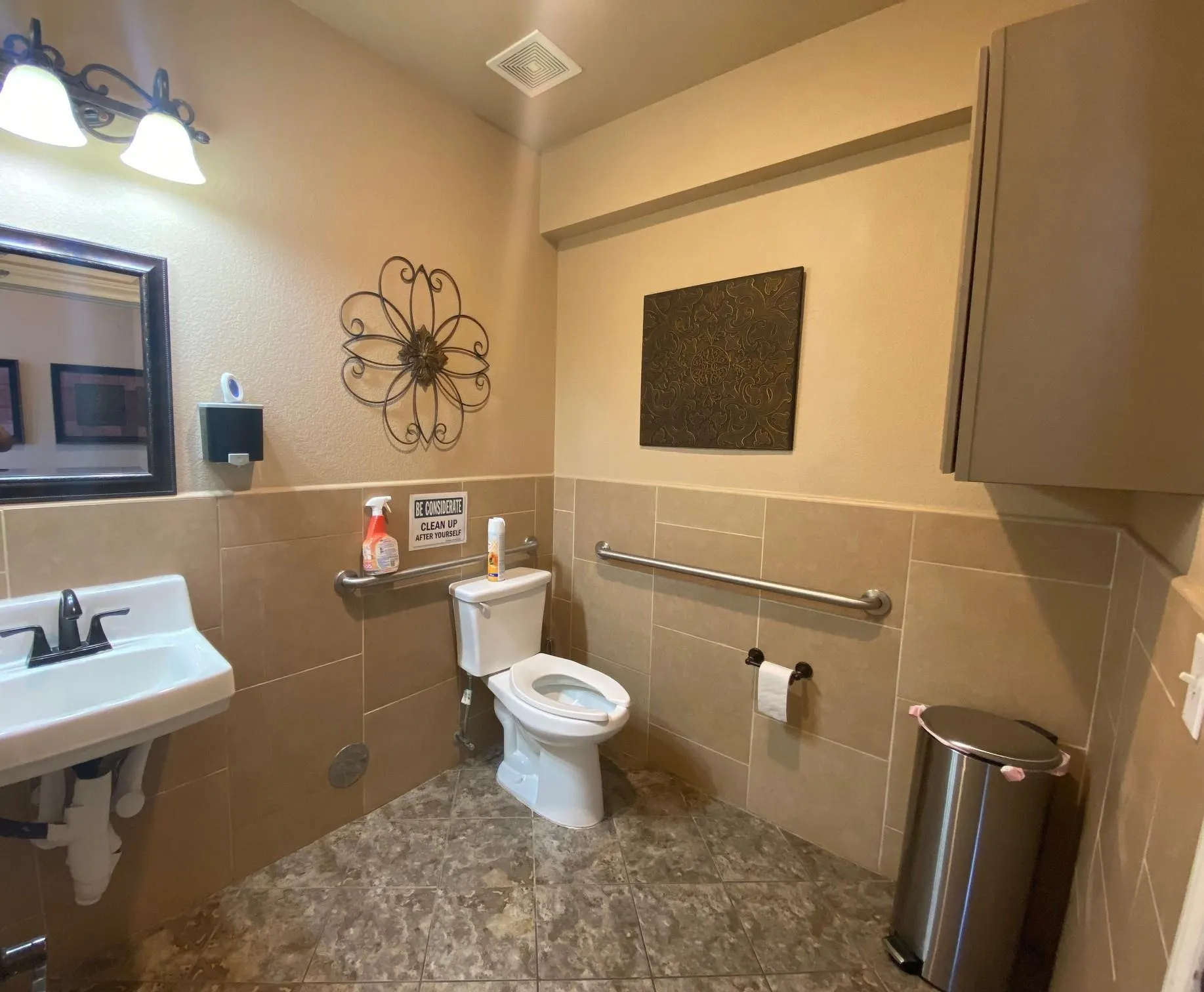 Photo 5 of 302 W MAIN ST #202