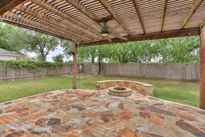 Gorgeous oversized flagstone patio! 