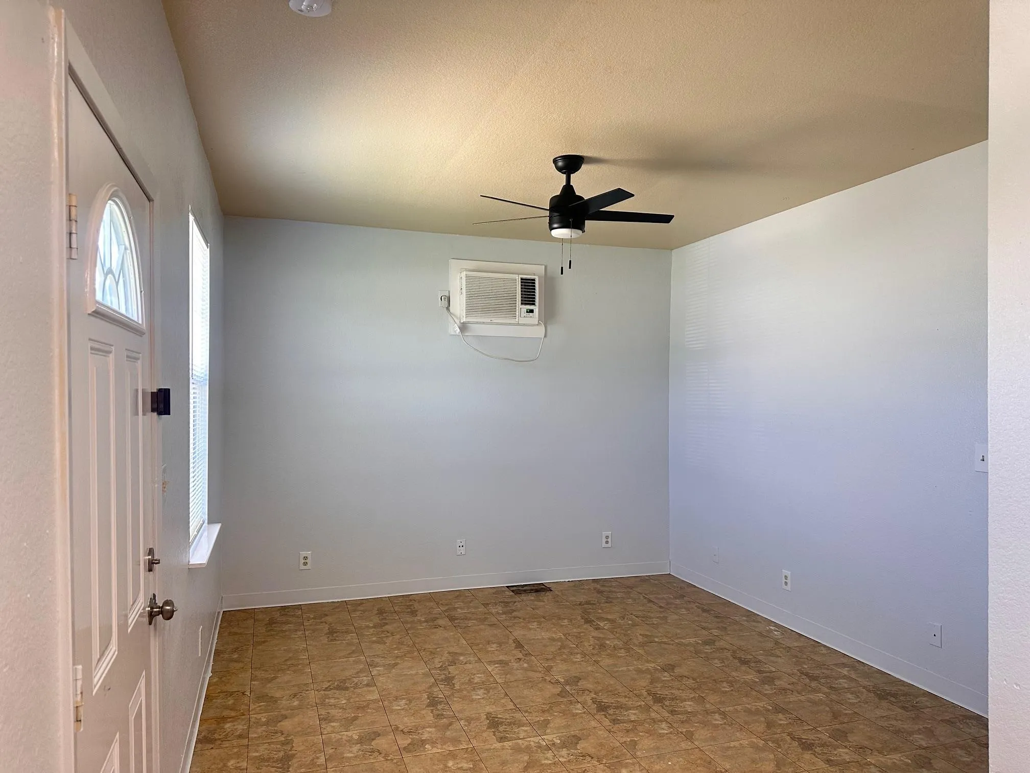 Photo 5 of 251 ZIMMERMAN AVE #A