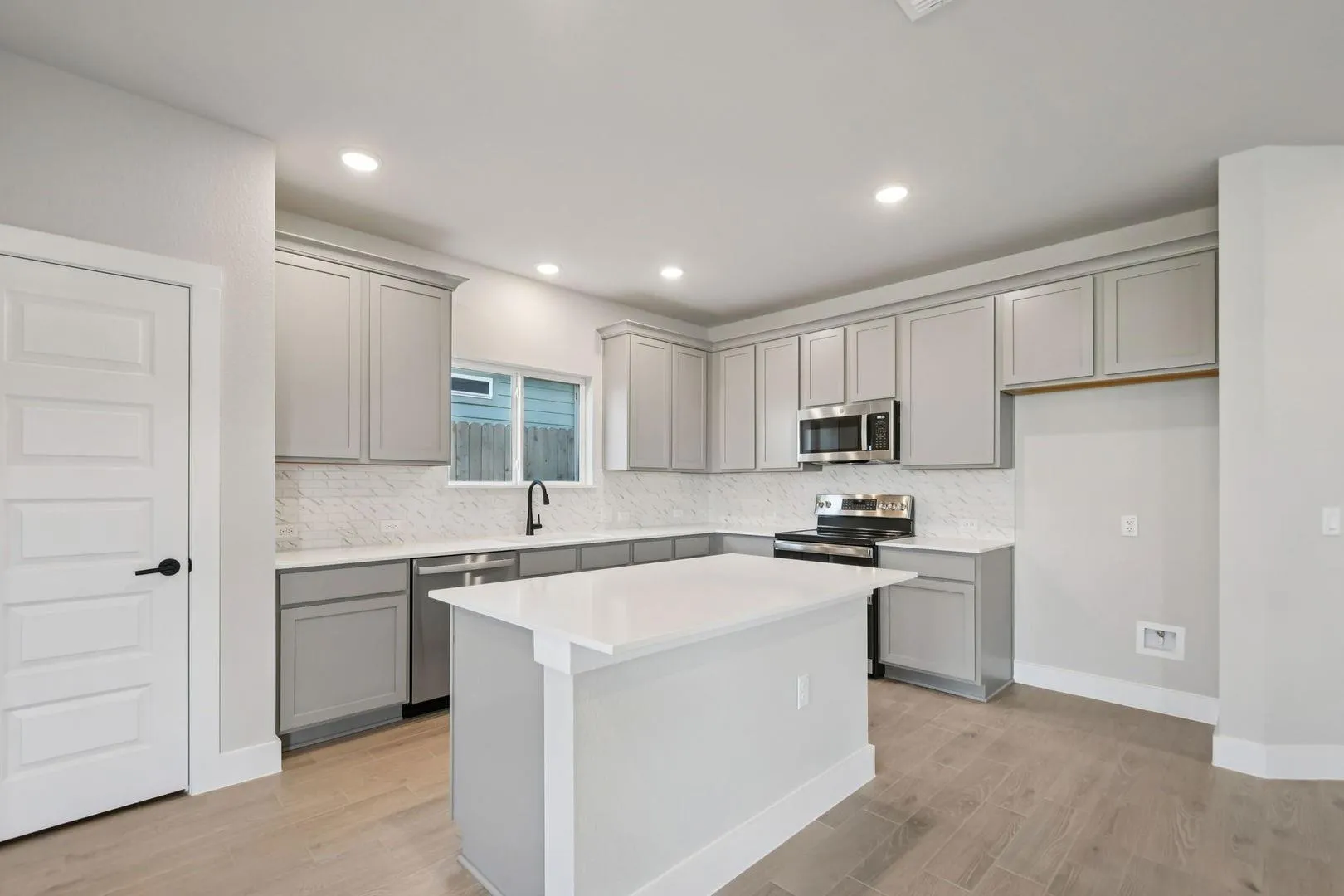Photo 3 of 9708 PETRICHOR BLVD