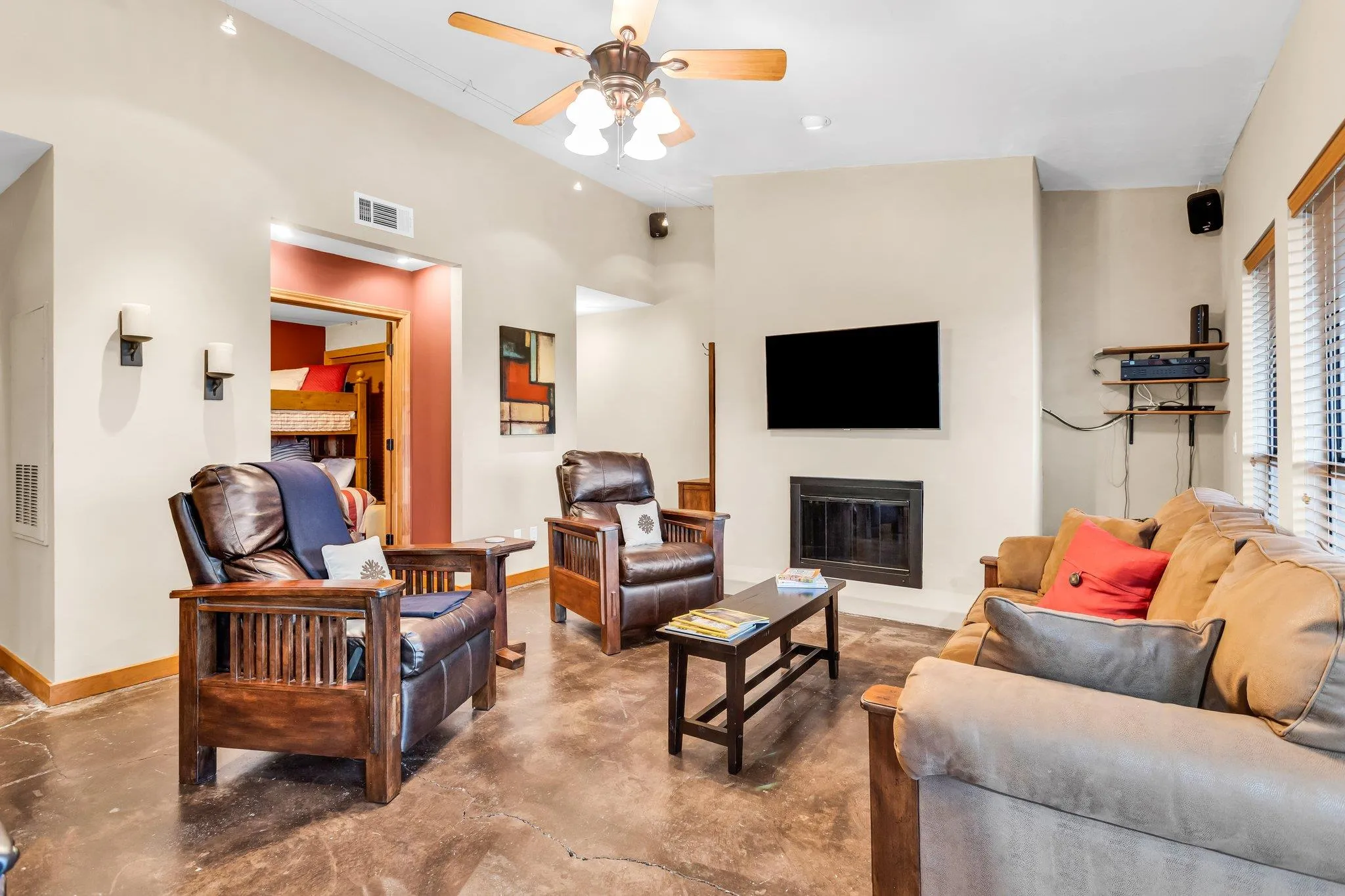 Photo 4 of 1406 WINDSOR RD #305