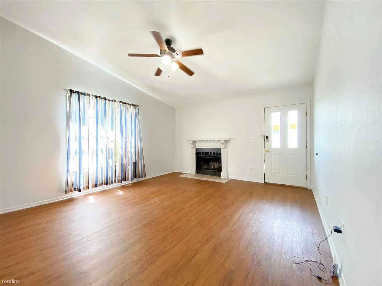 Photo 5 of 1604 # B MILL ST #B