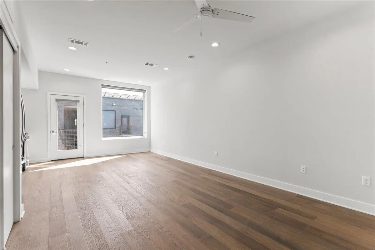 Photo 4 of 1800 E 4TH ST #331