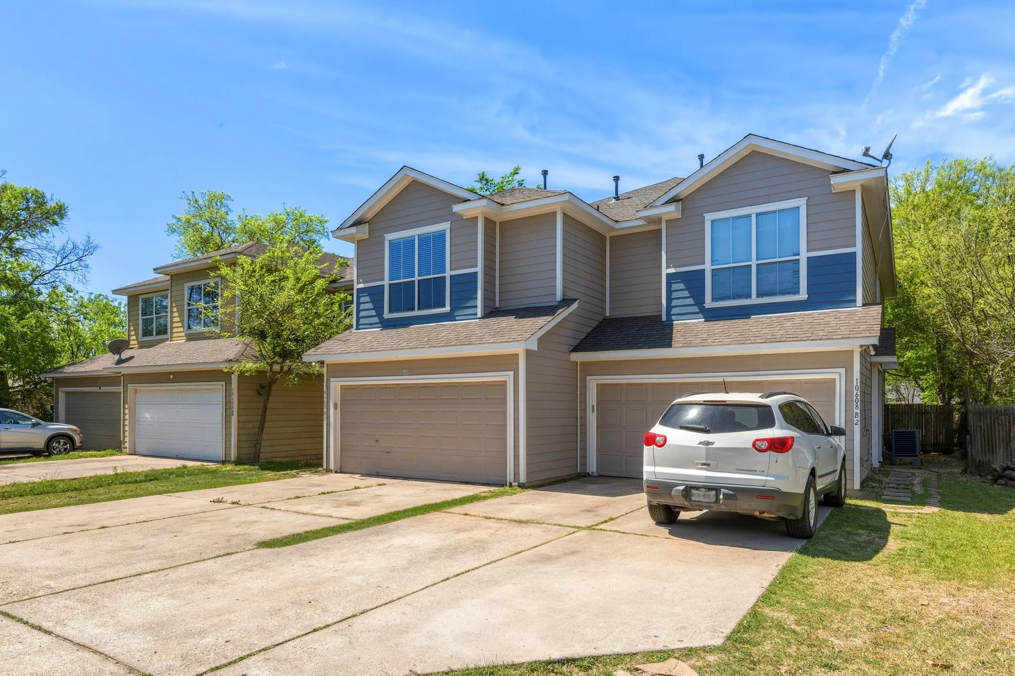 Photo 5 of 10608 PLAINS TRL #B