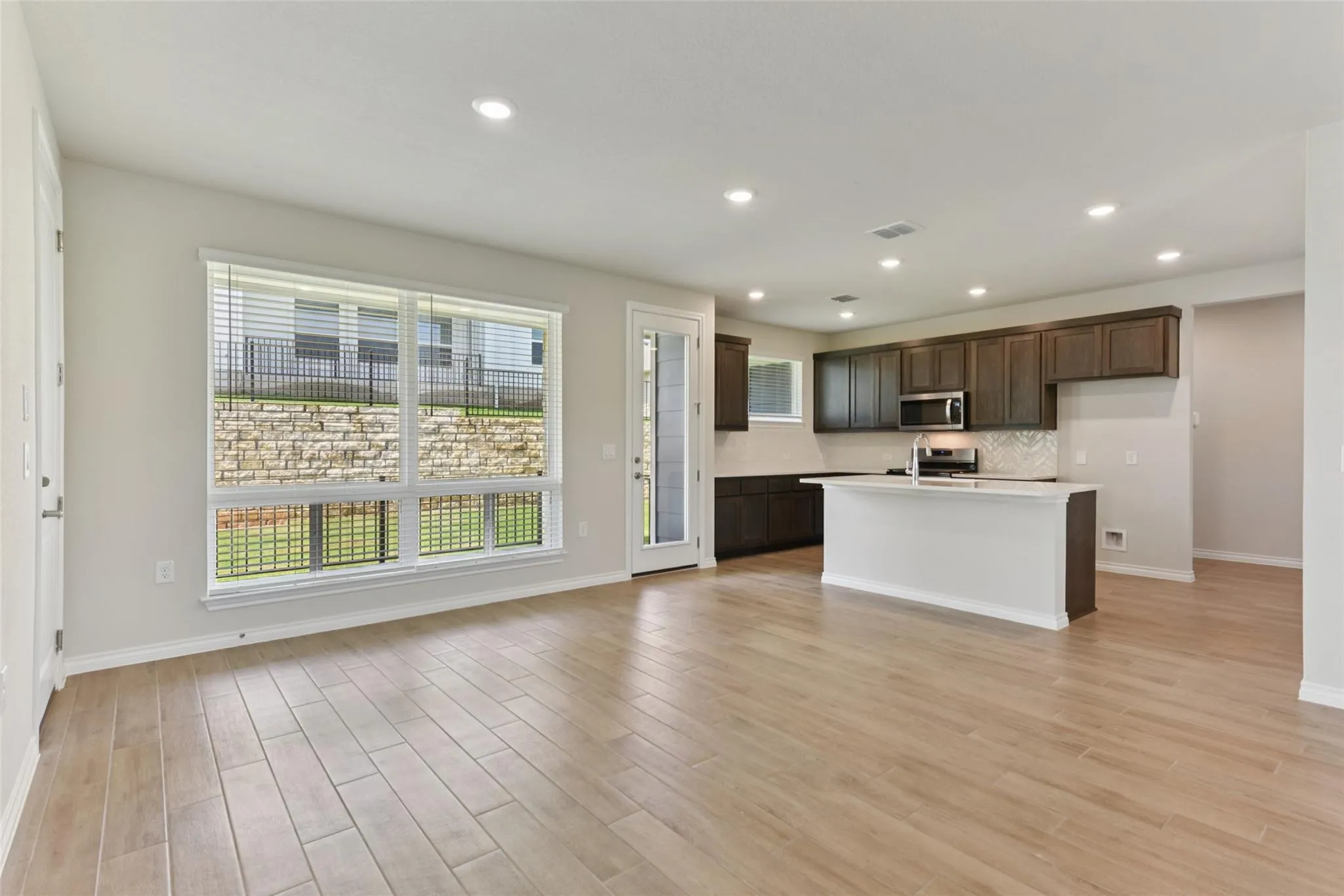 Photo 5 of 105 ANTOINETTE WAY #103
