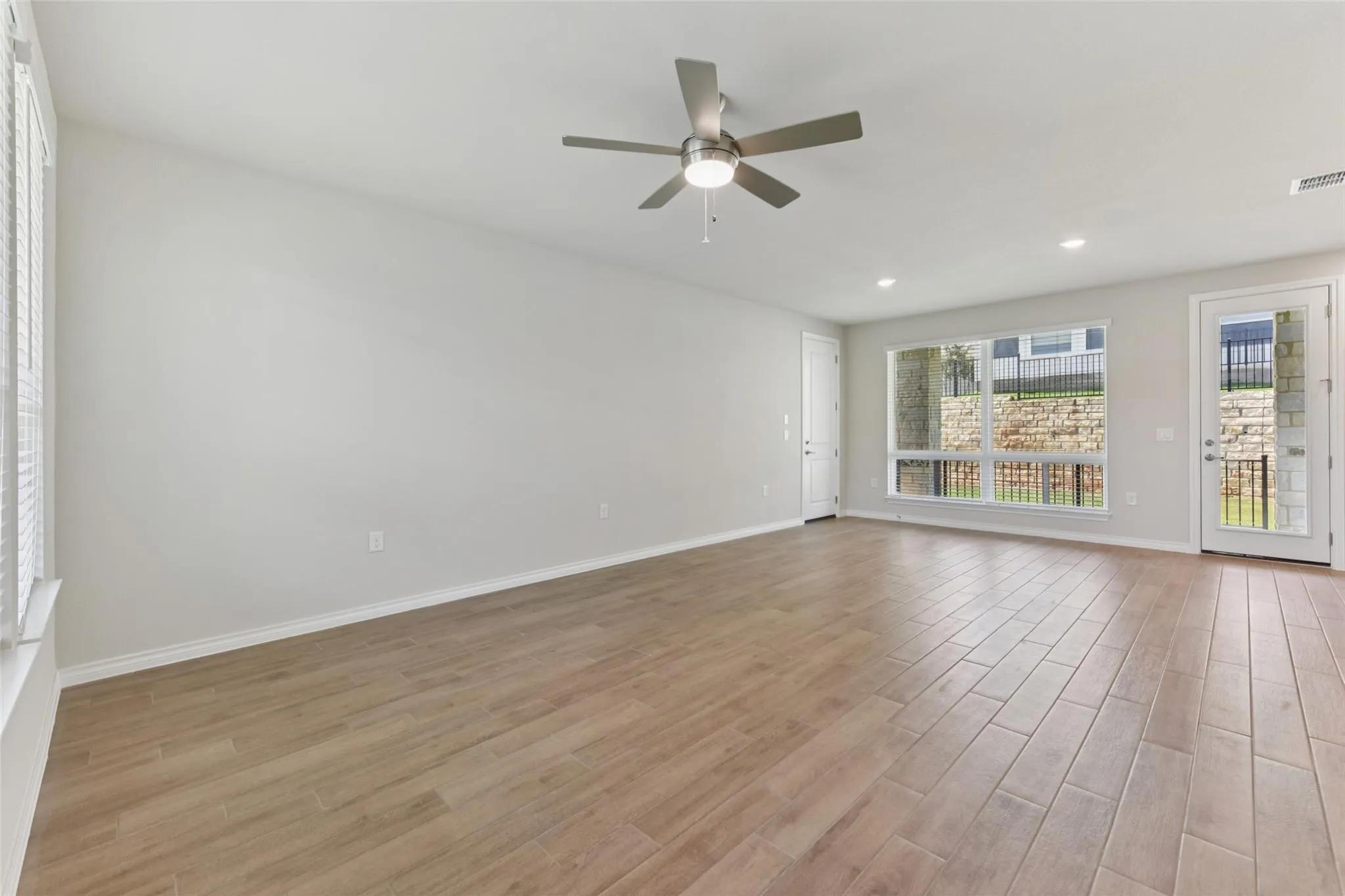 Photo 3 of 105 ANTOINETTE WAY #103