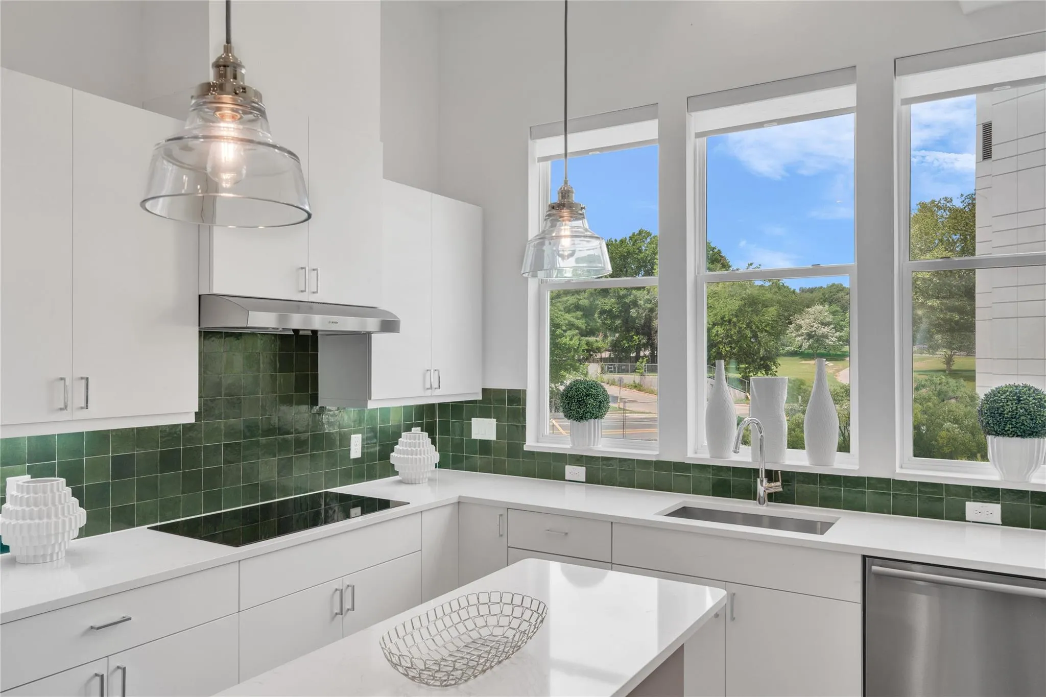 Photo 2 of 2505 BLUEBONNET AVE #5