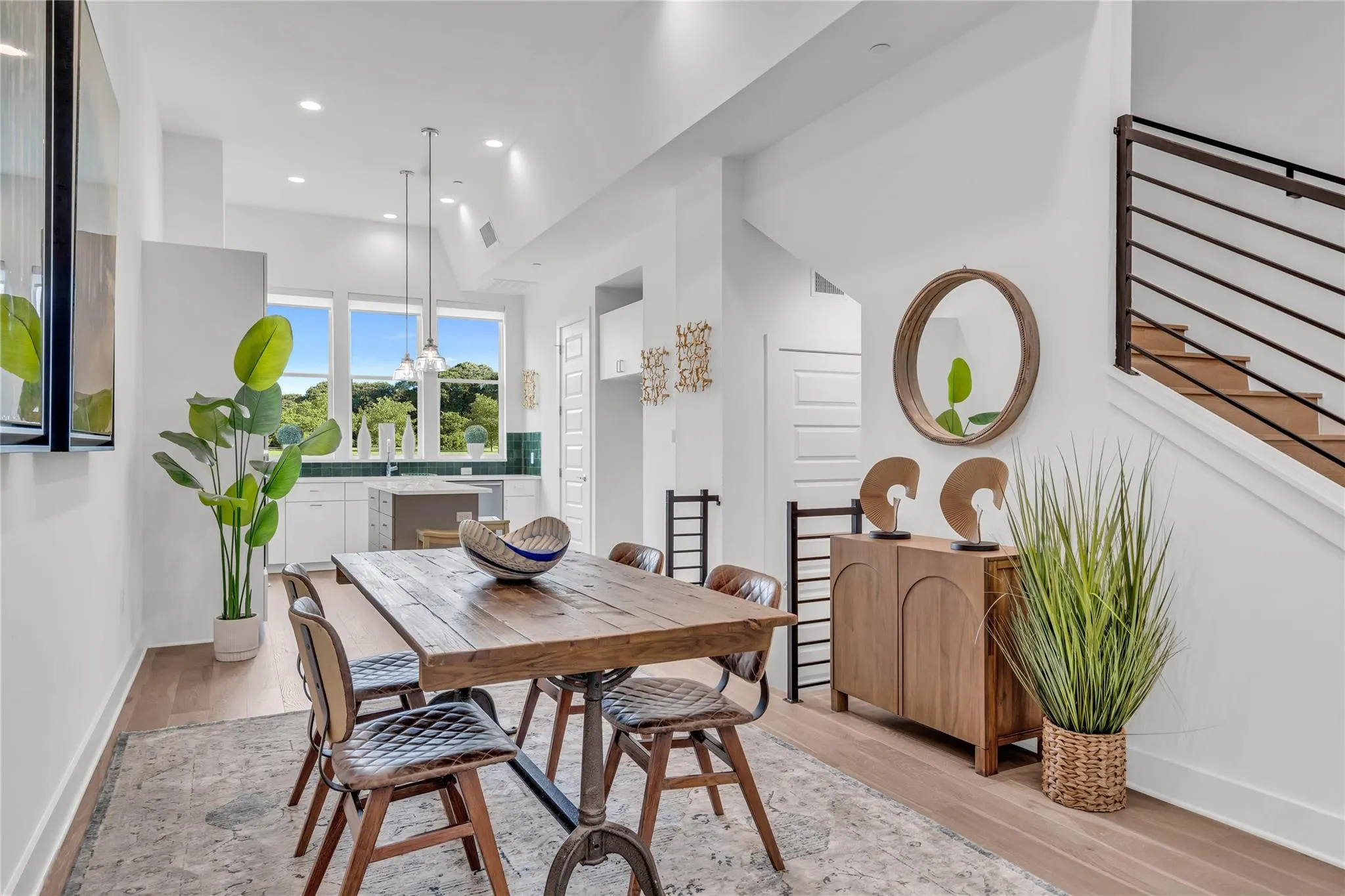 Photo 4 of 2505 BLUEBONNET AVE #5