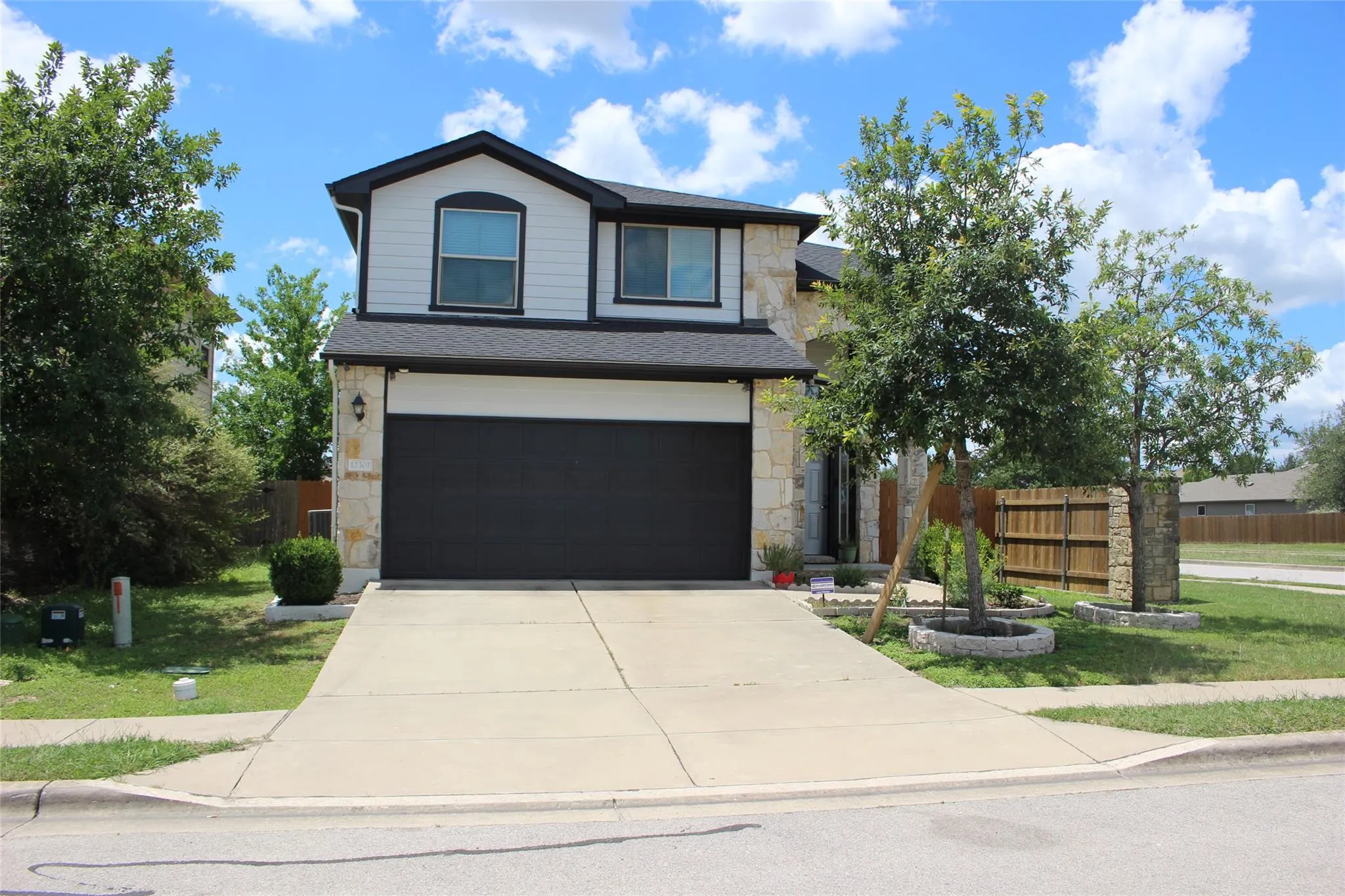Photo 4 of 12301 STONERIDGE GAP LN