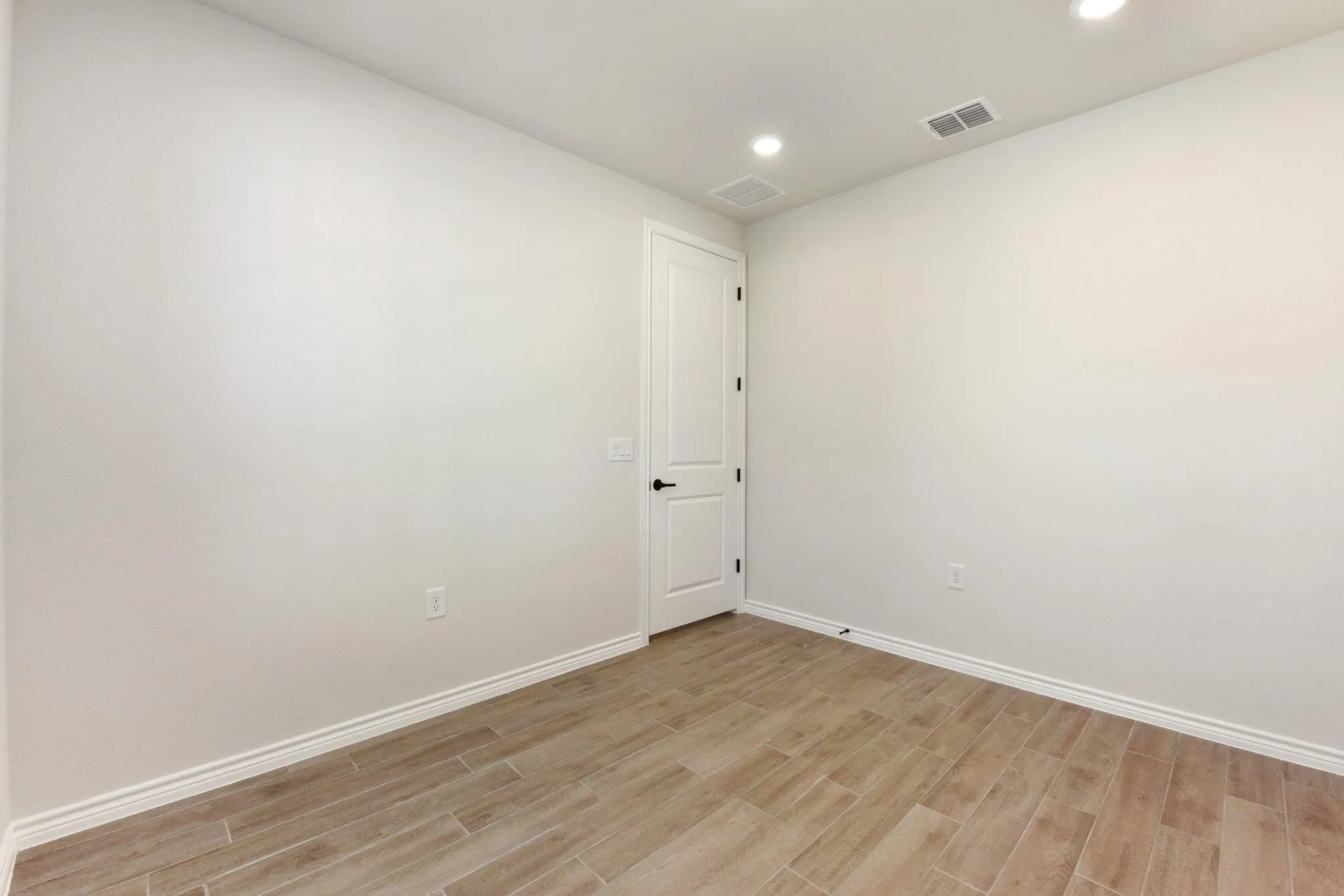 Photo 3 of 153 ANTOINETTE WAY #102