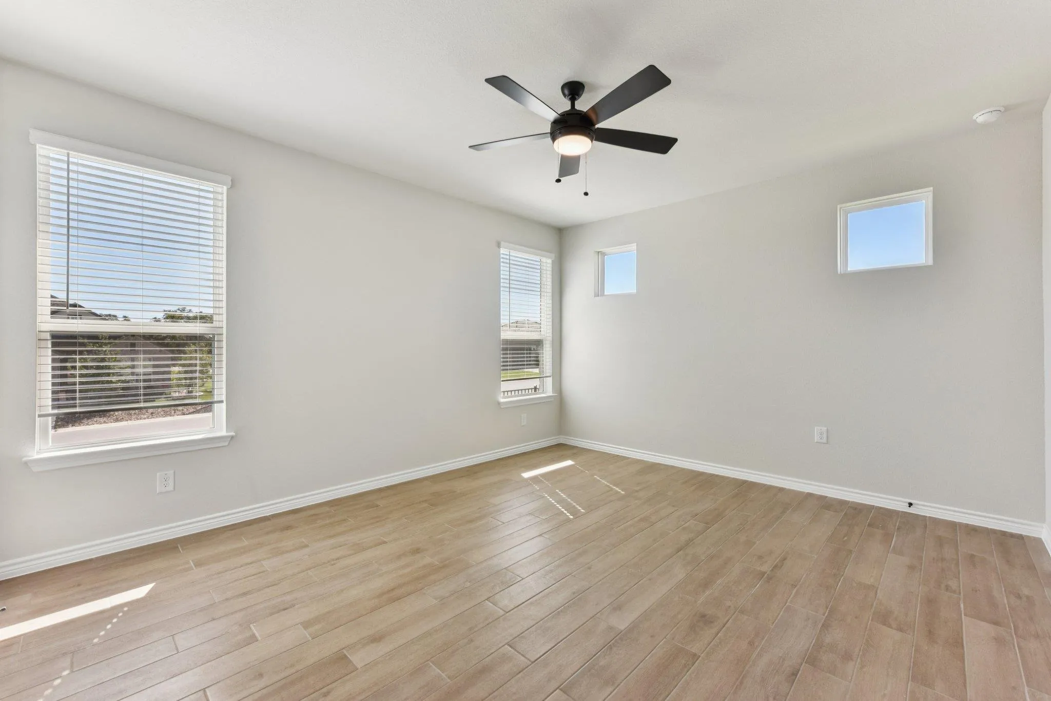Photo 4 of 153 ANTOINETTE WAY #102