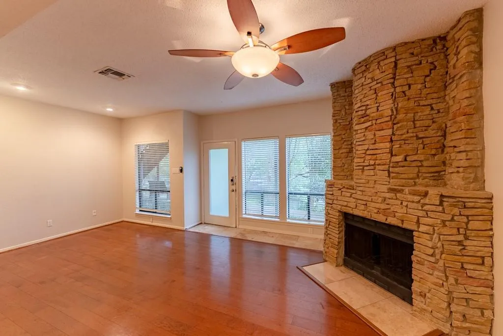Photo 5 of 2612 SAN PEDRO ST #103