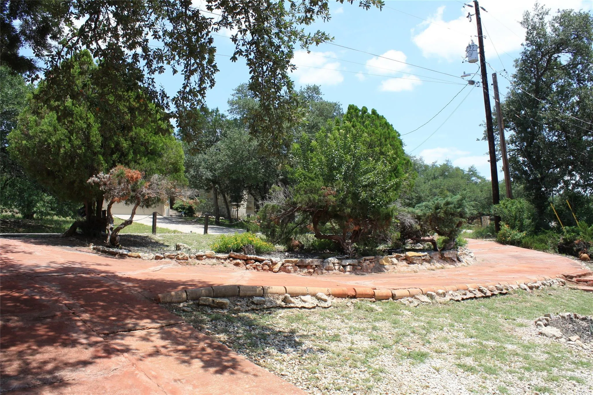 Photo 5 of 1004 DAVIOT DR