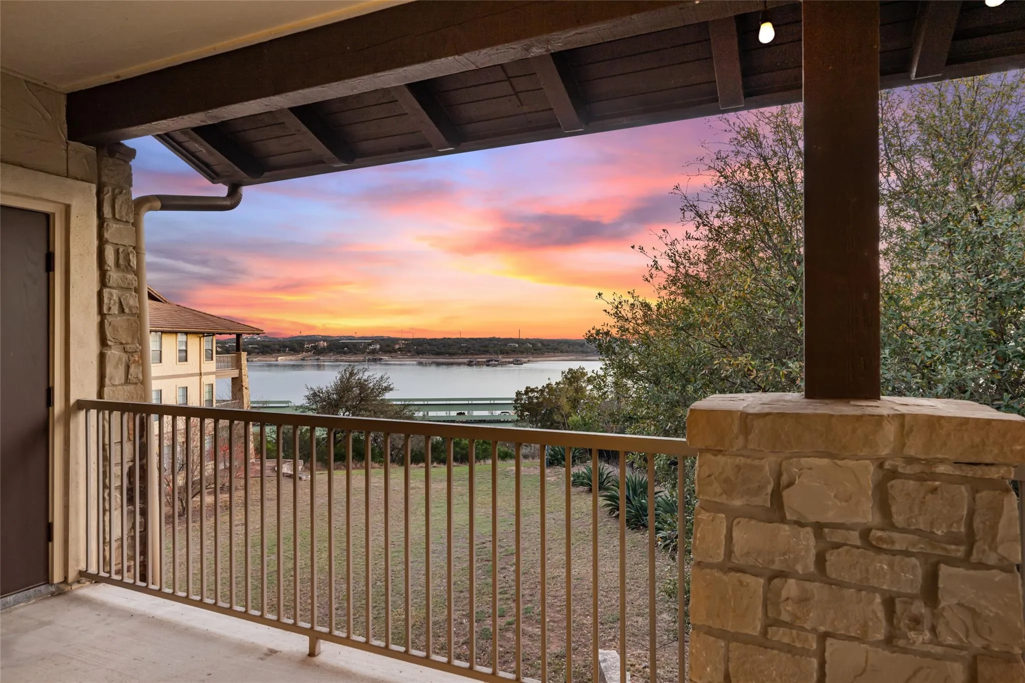 Photo of 6712 LANTERN VIEW DR #303, Jonestown, TX, 78645