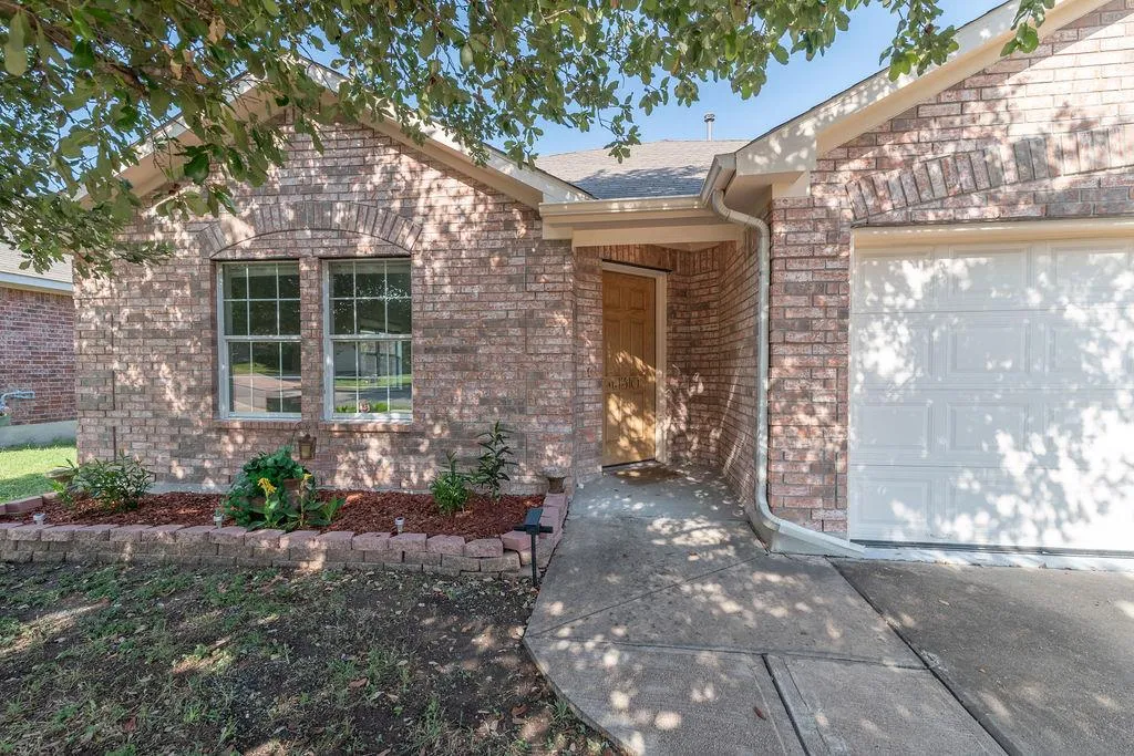 Photo of 1310 RAINBOW PARKE DR, Round Rock, TX, 78665