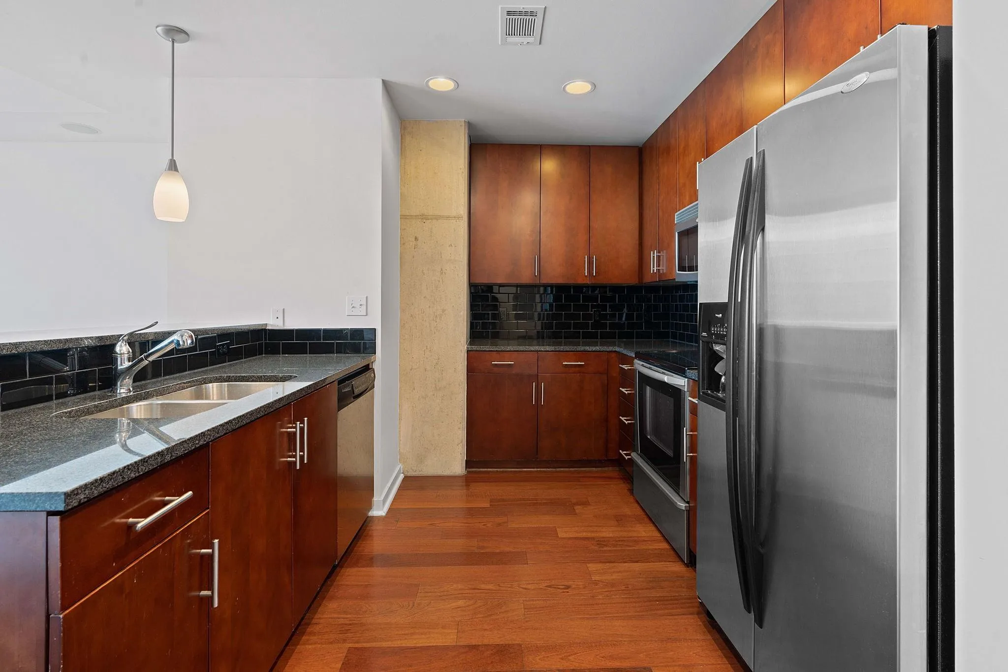 Photo 3 of 360 NUECES ST #1518