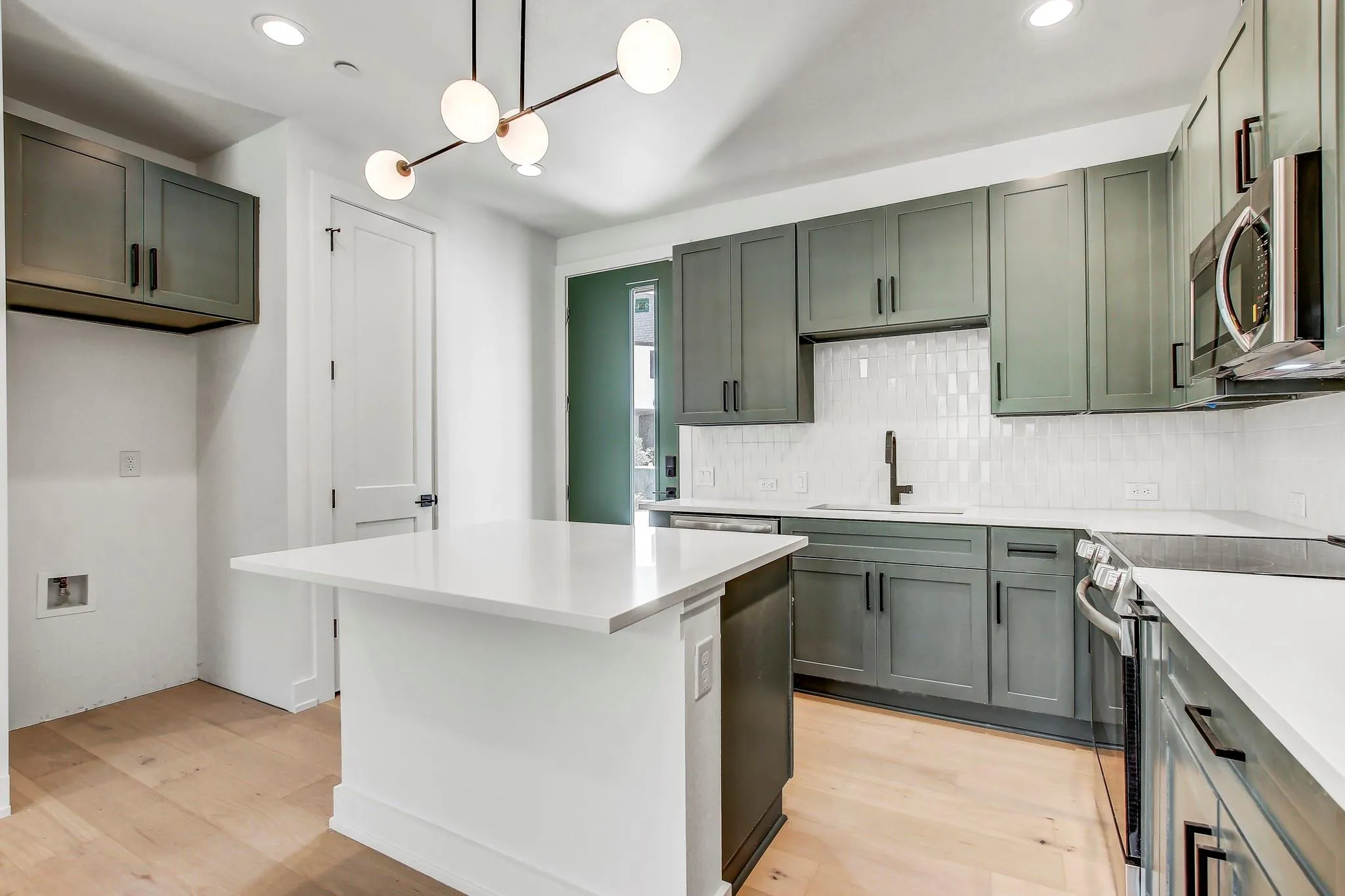Photo 3 of 4127 E 12TH ST #3