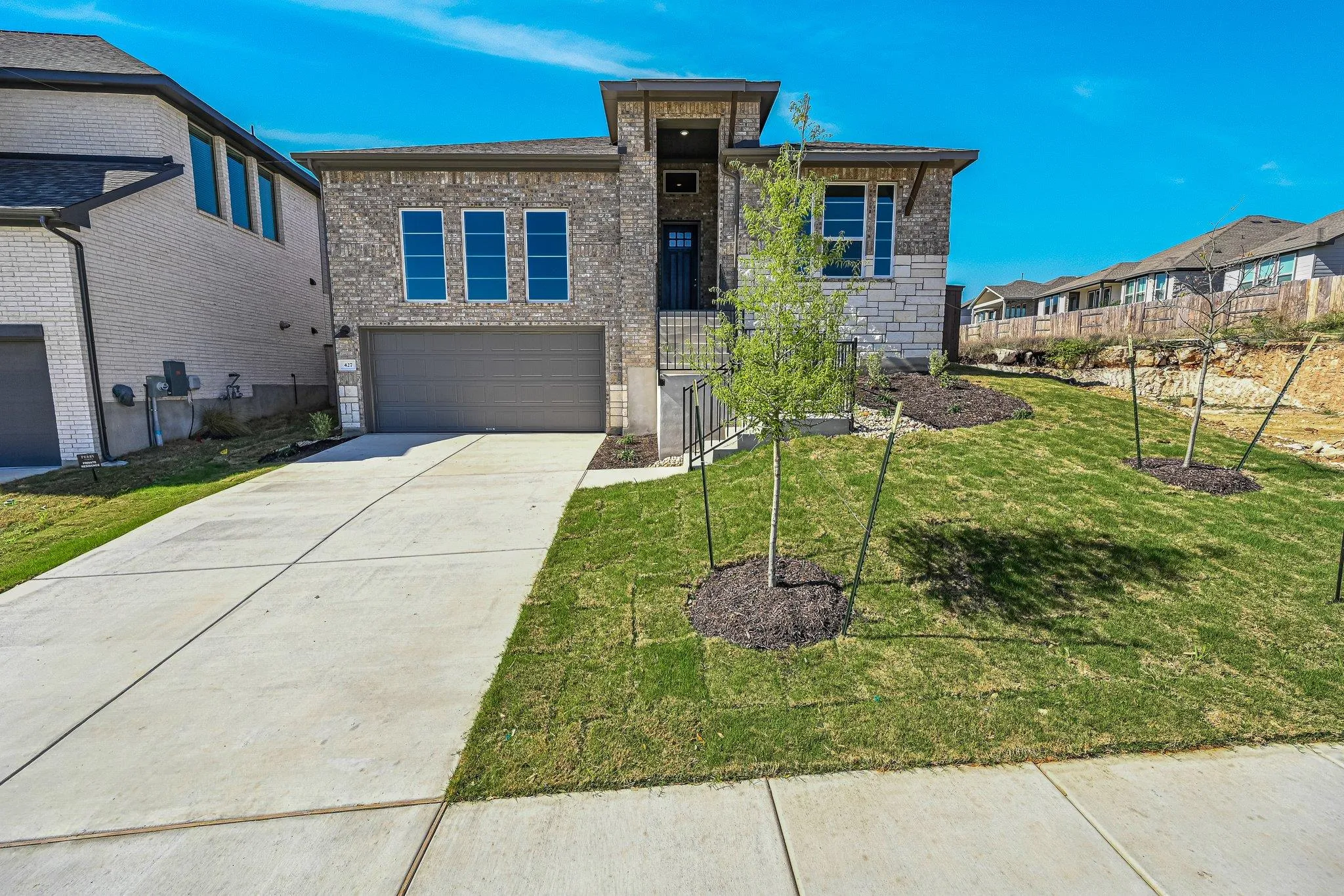 Photo 2 of 427 FOUNTAIN GRASS DR