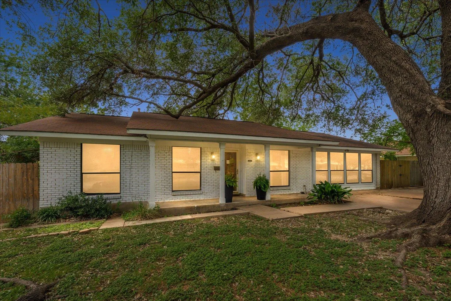 Photo of 8102 SHADOWOOD DR, Austin, TX, 78757