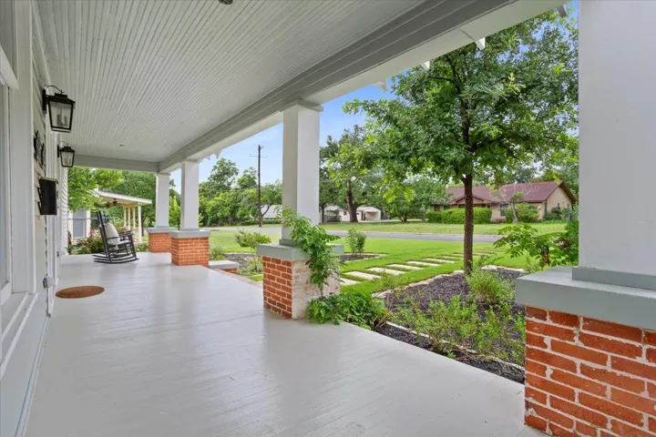 Porch with a yard