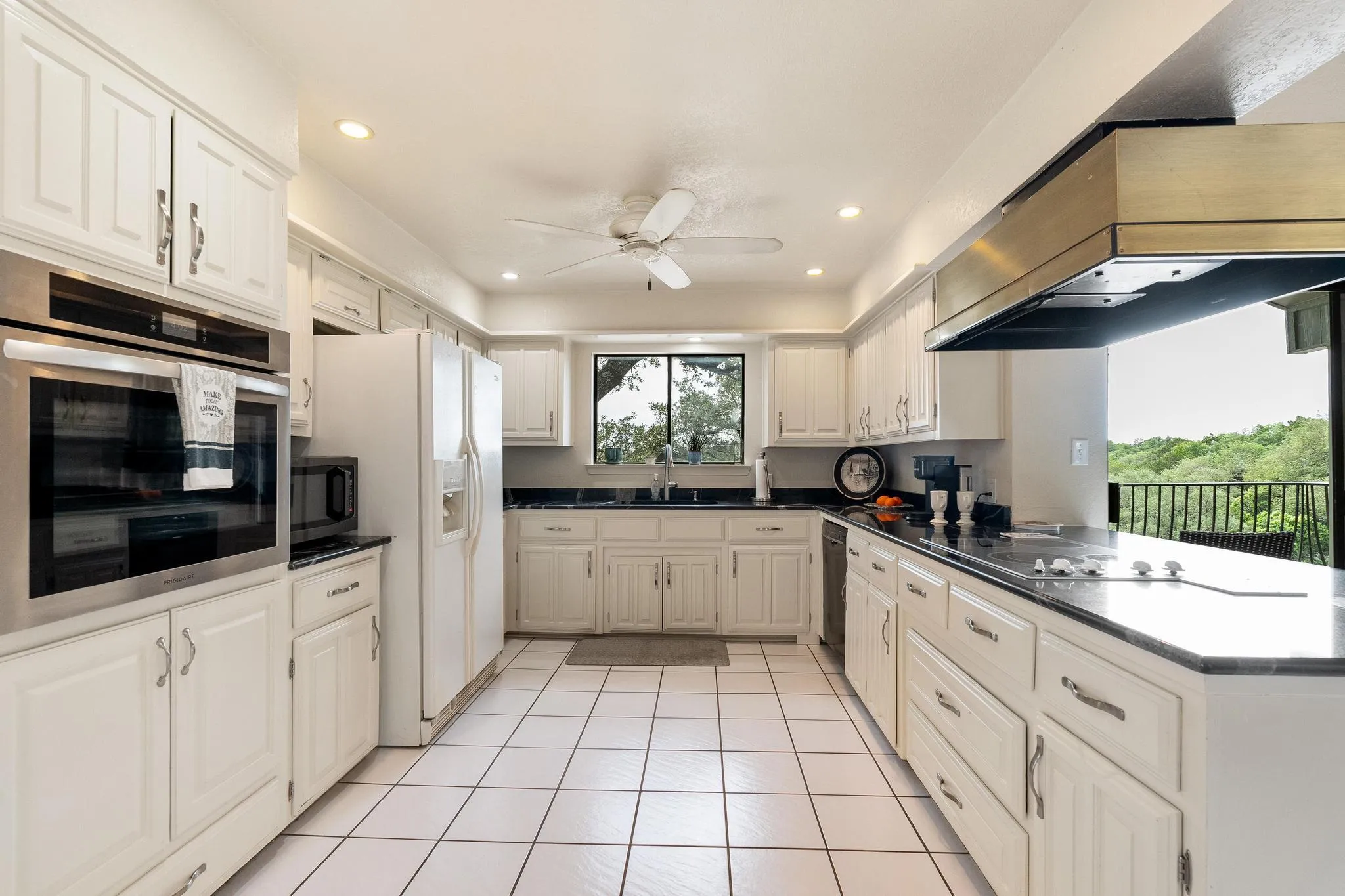 Photo 5 of 6033 MOUNT BONNELL CV