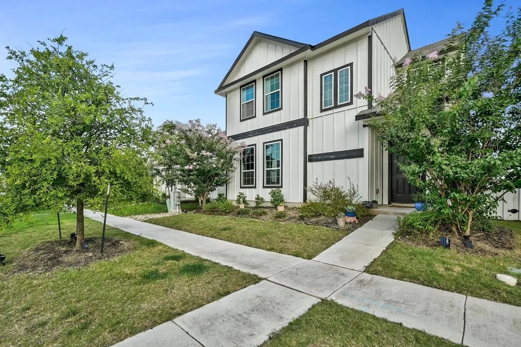 Photo of 141 FABION ST, Kyle, TX, 78640