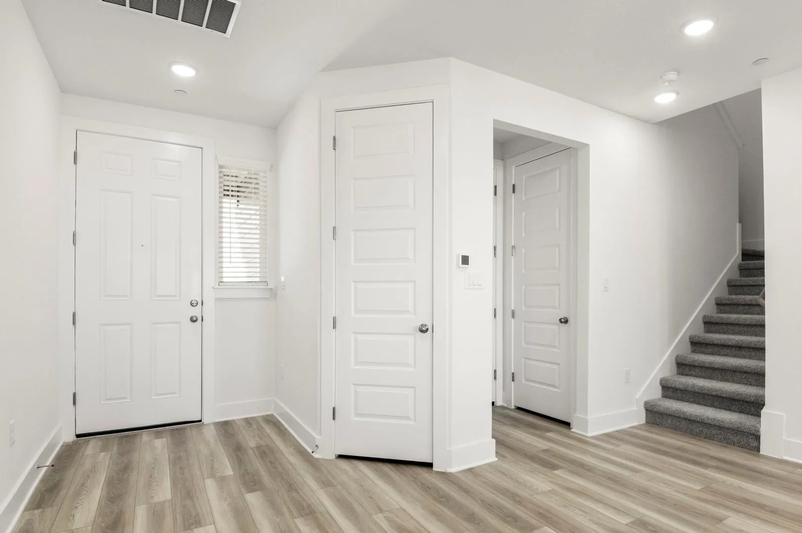 Photo 4 of 18909 SCHULTZ LANE LN #1002
