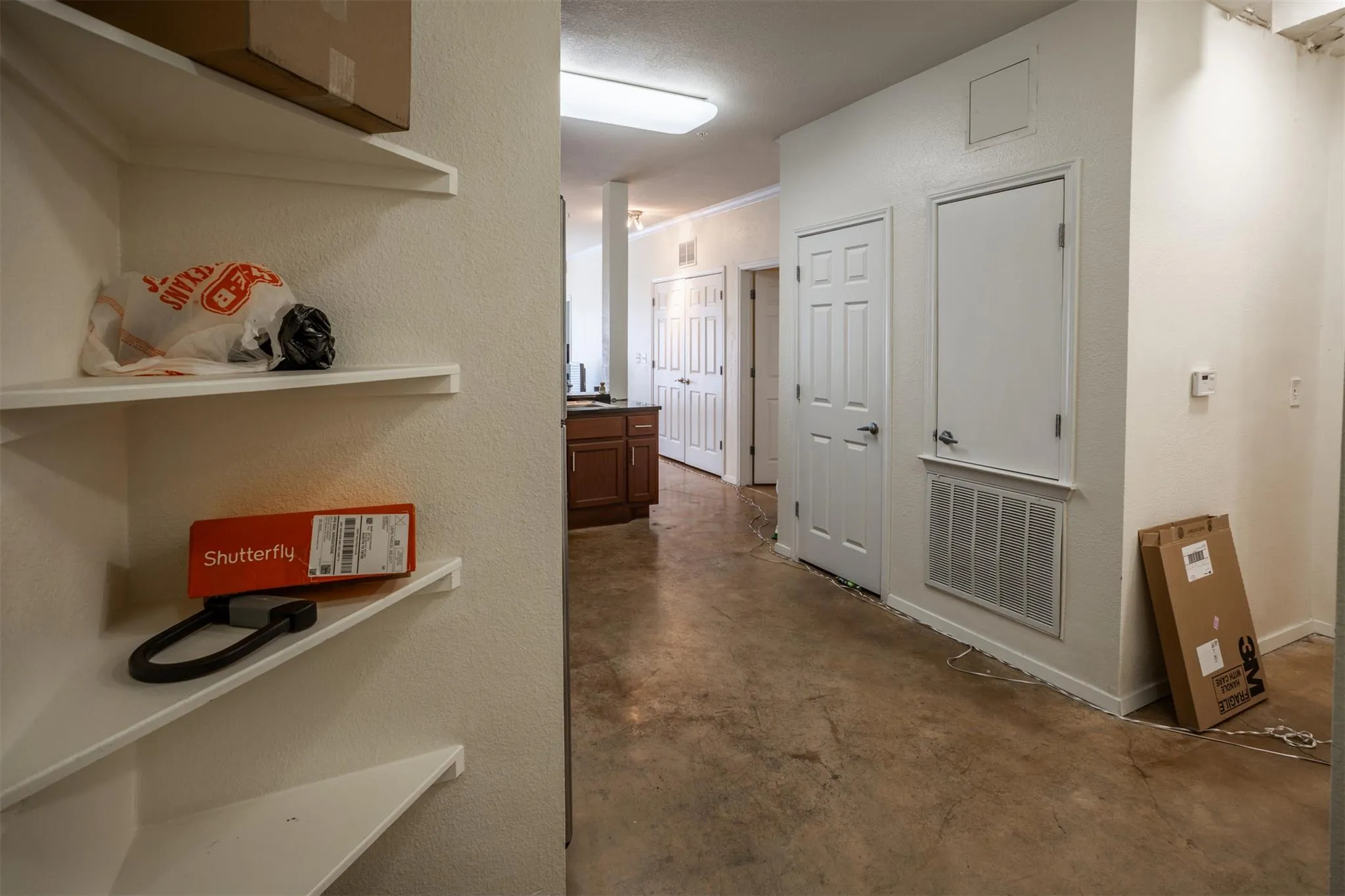 Photo 3 of 910 W 25TH ST #403