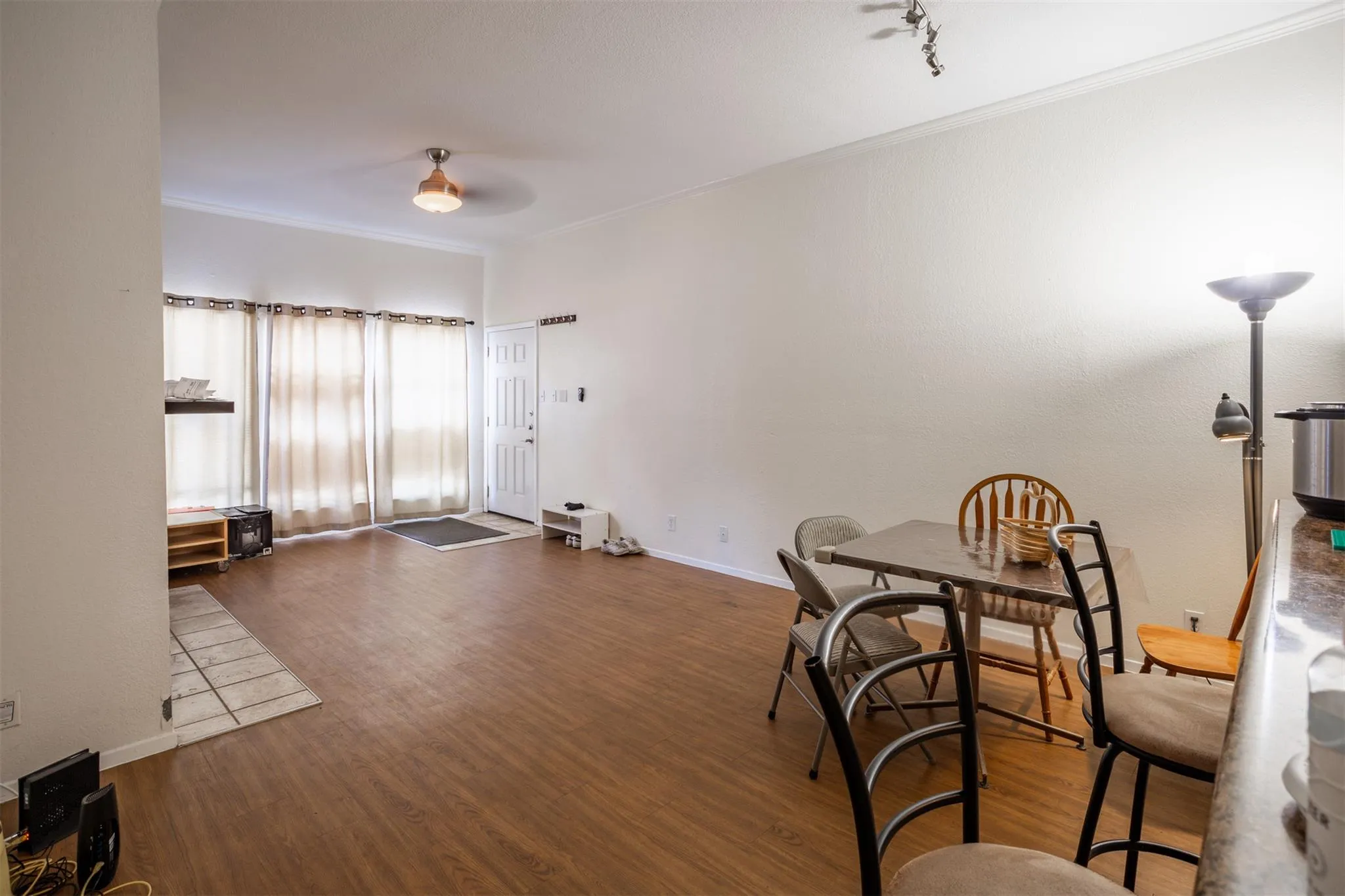 Photo 3 of 807 W 25TH ST #102