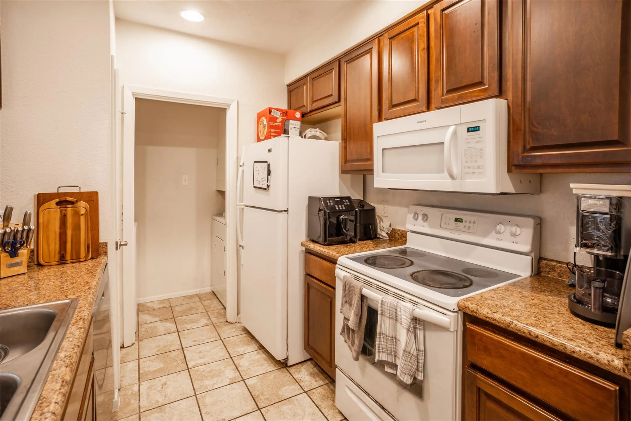 Photo 5 of 807 W 25TH ST #102