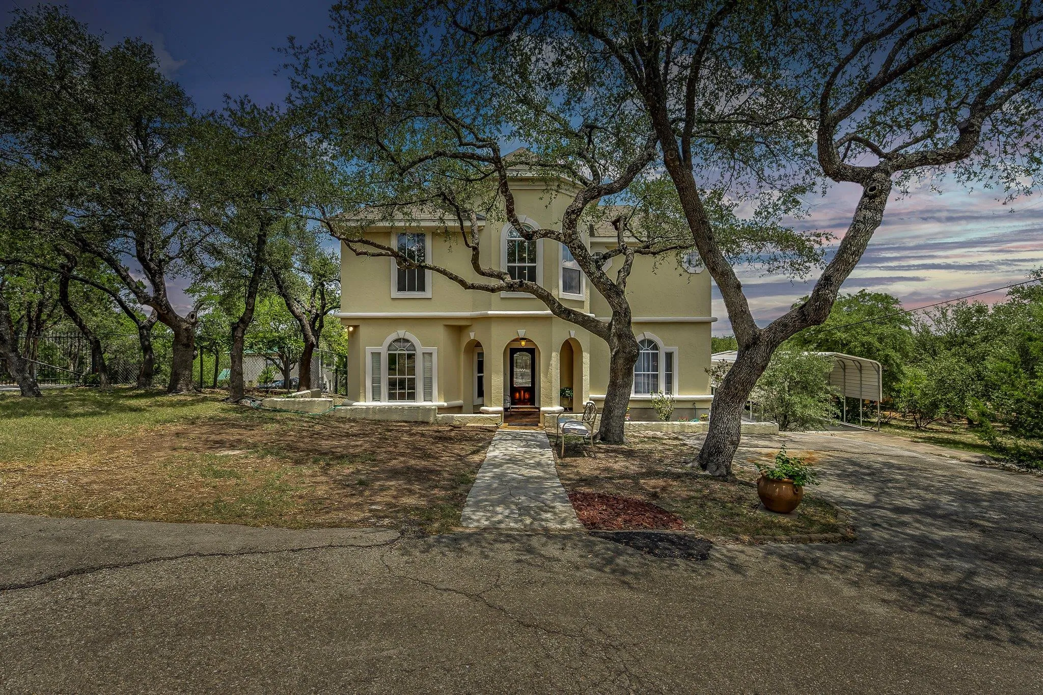 Photo 4 of 17004 SLEEPY HOLLOW DR