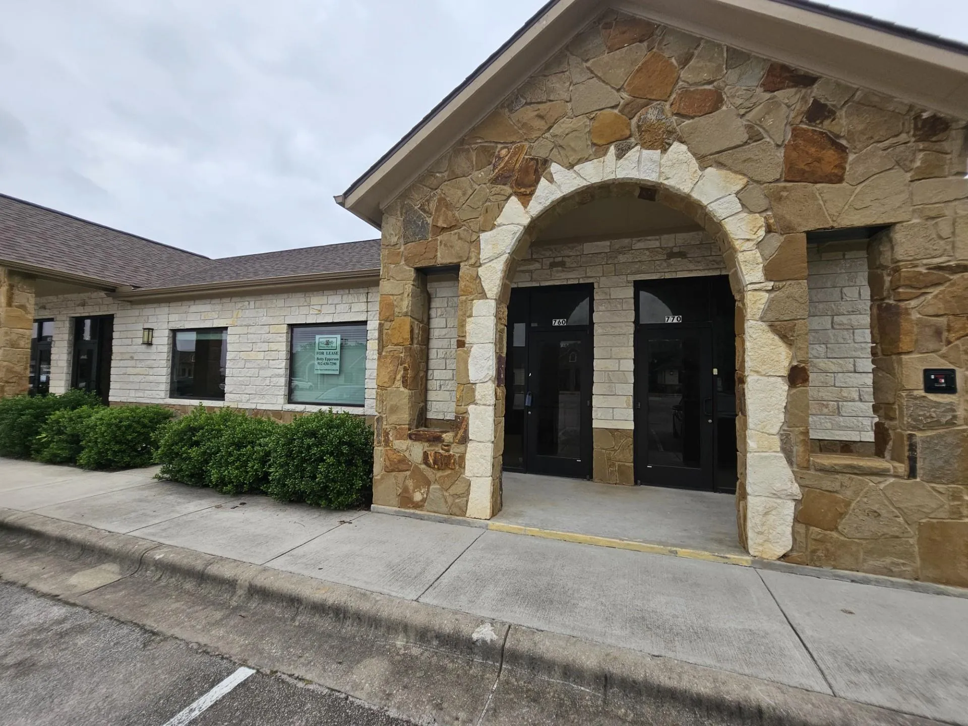 Photo 2 of 2911 S A.W. GRIMES BLVD #760