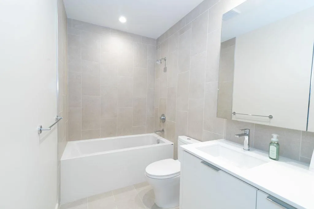 Photo 2 of 44 EAST AVE #3804
