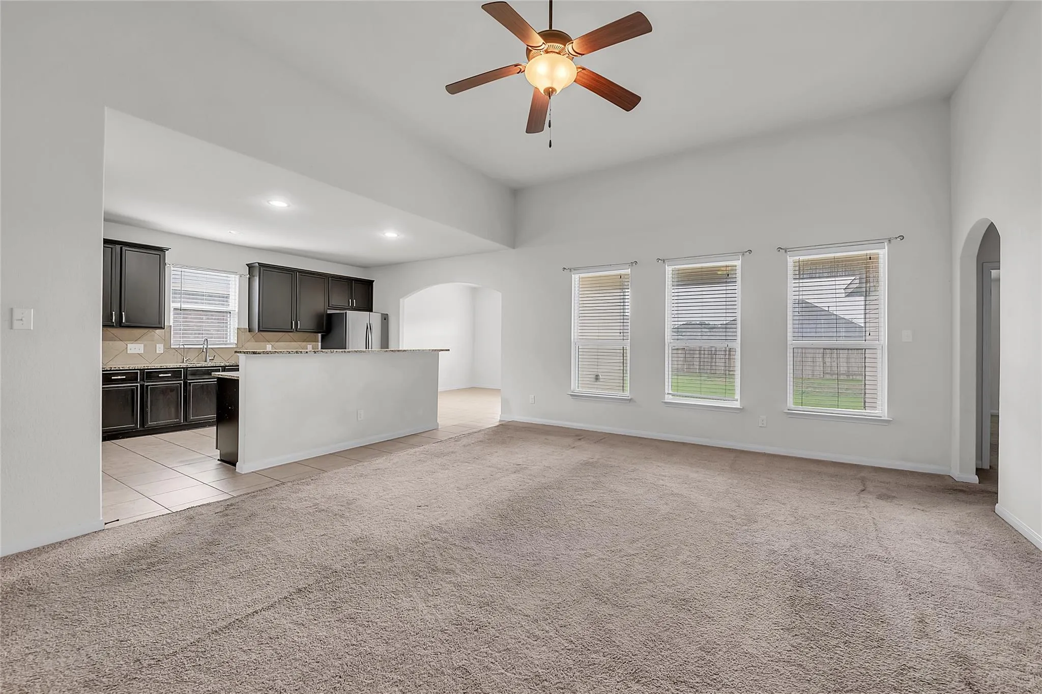 Photo 3 of 1181 VIOLET LN