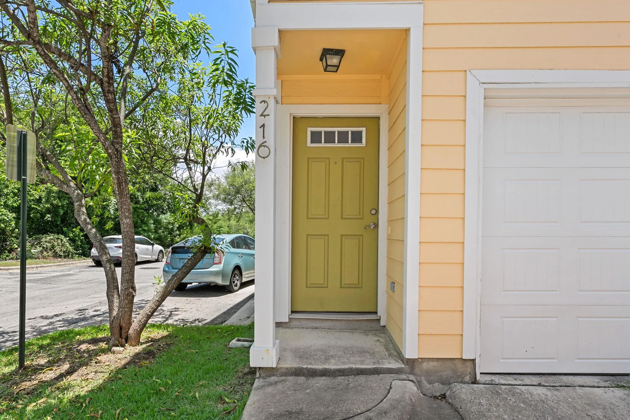 Photo 2 of 1601 MIRIAM AVE #216