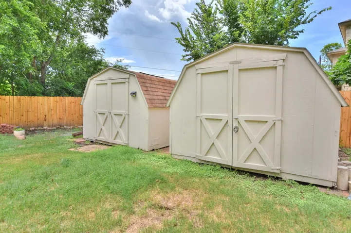 2 large storage barns/sheds offer many uses!