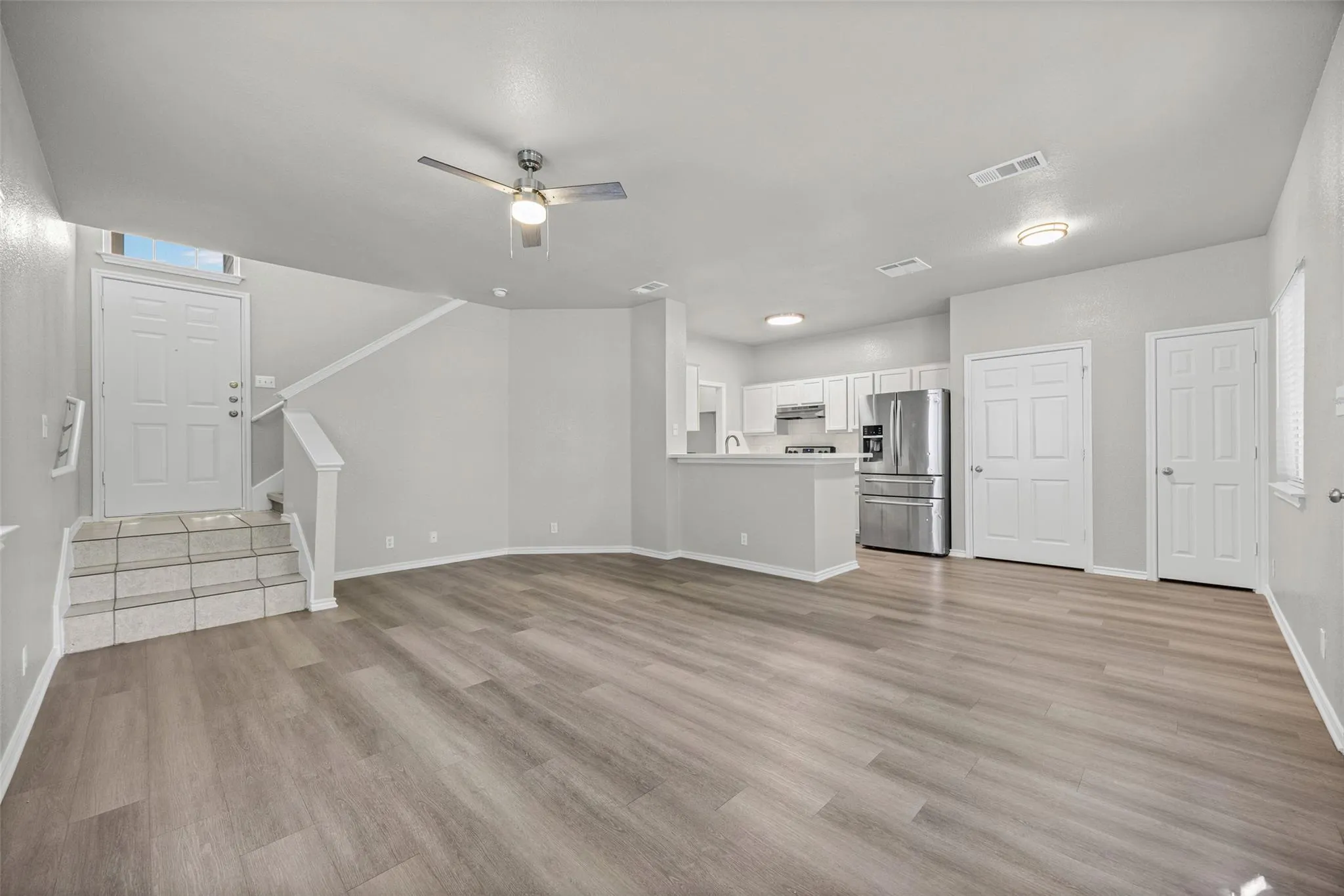 Photo 5 of 1801 CONSTANTINO CIR