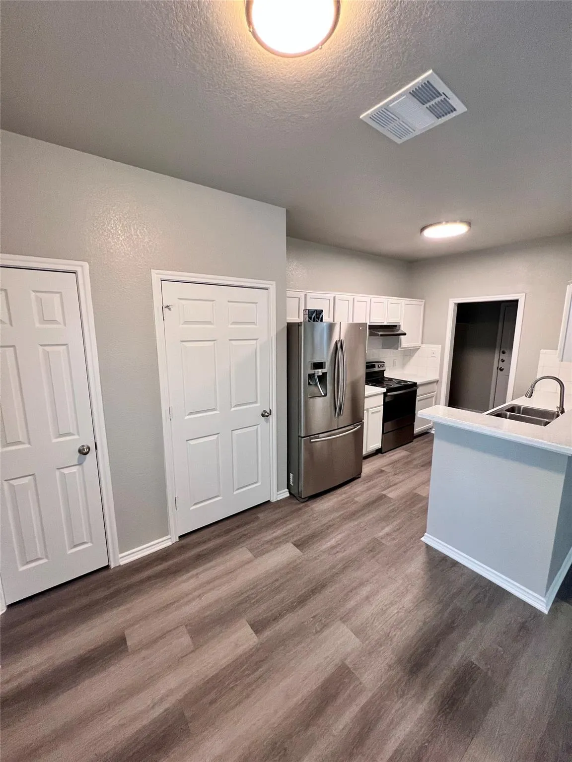 Photo 4 of 1801 CONSTANTINO CIR