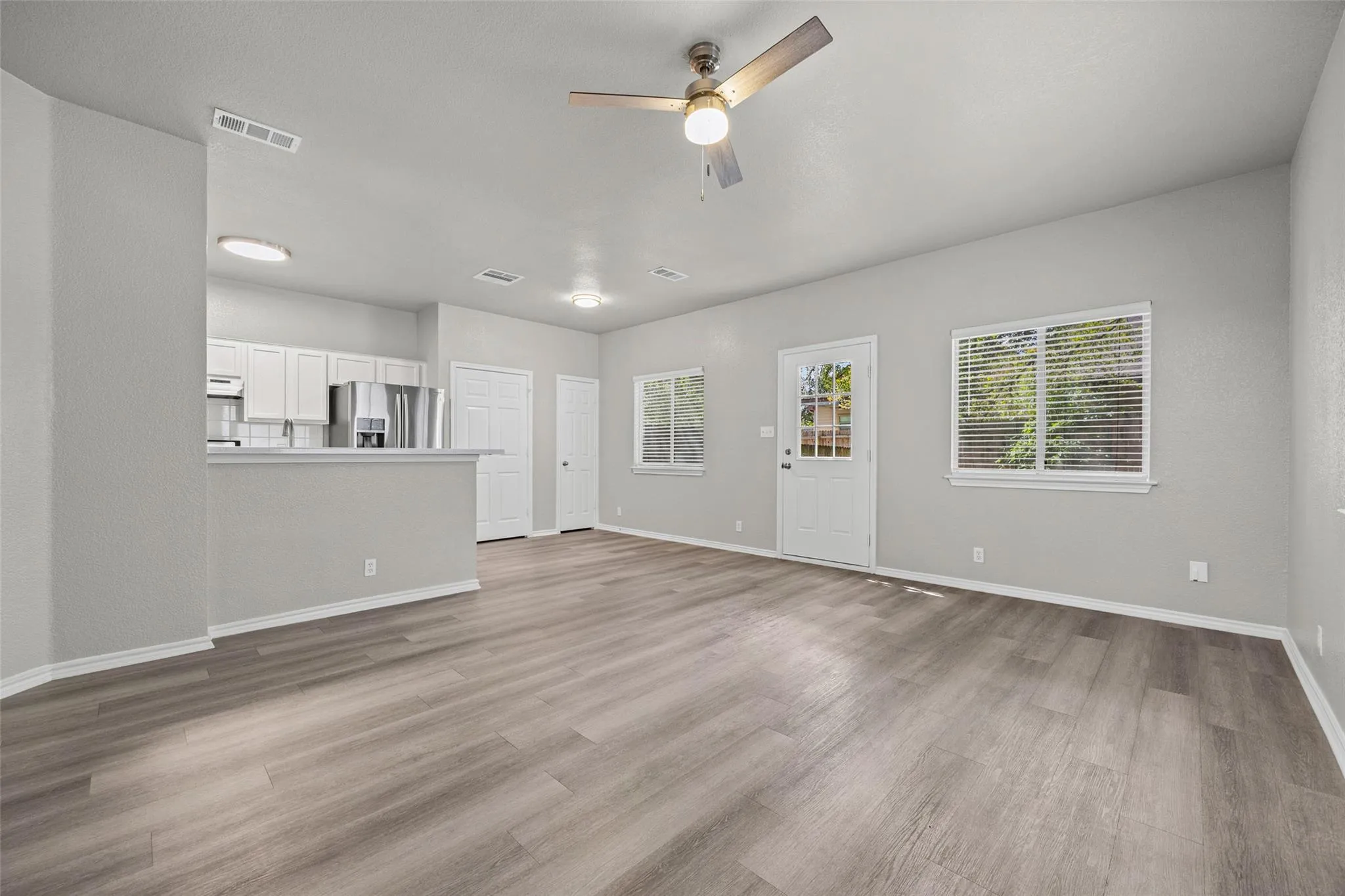 Photo 3 of 1801 CONSTANTINO CIR