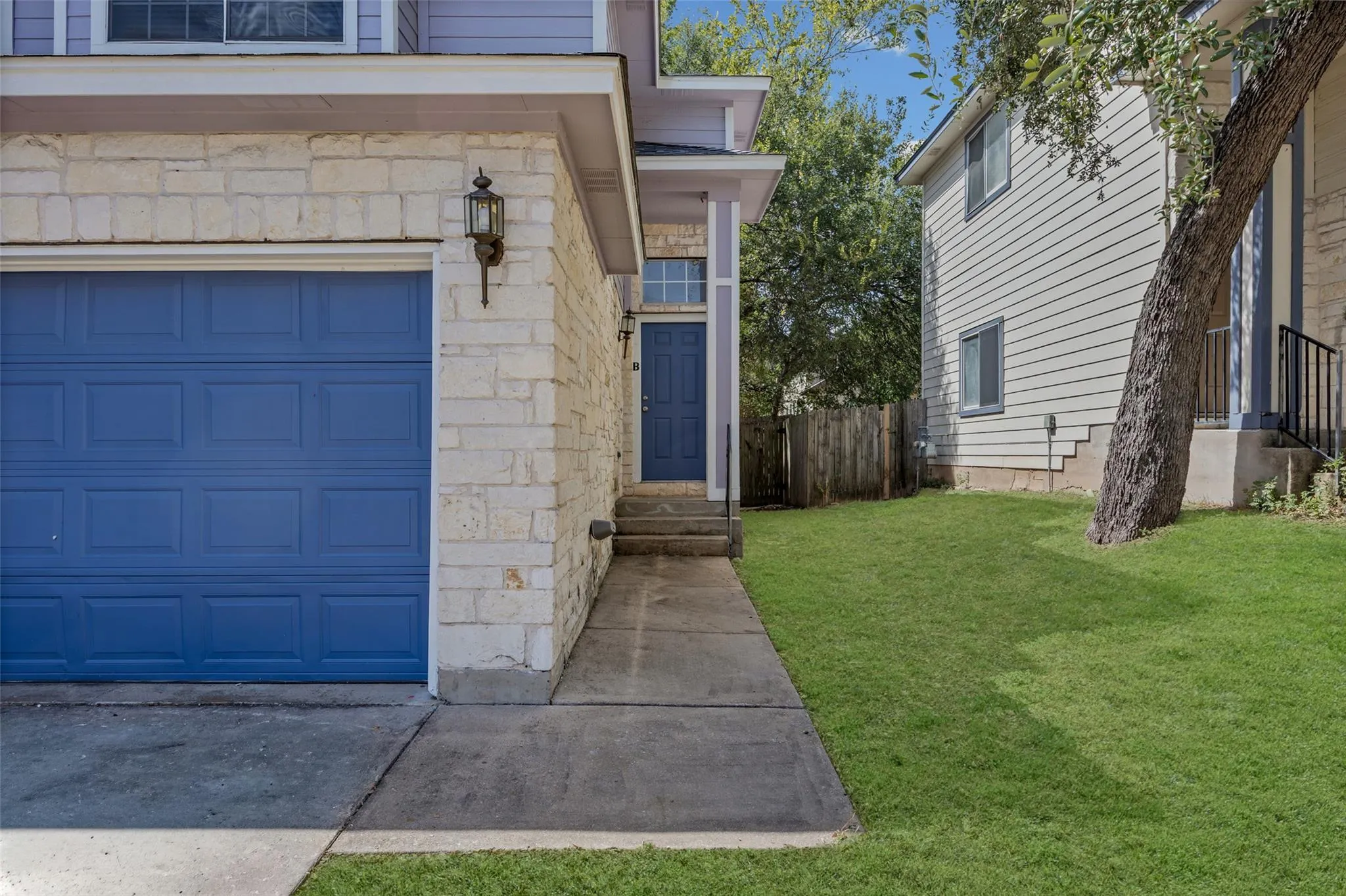 Photo 2 of 1801 CONSTANTINO CIR