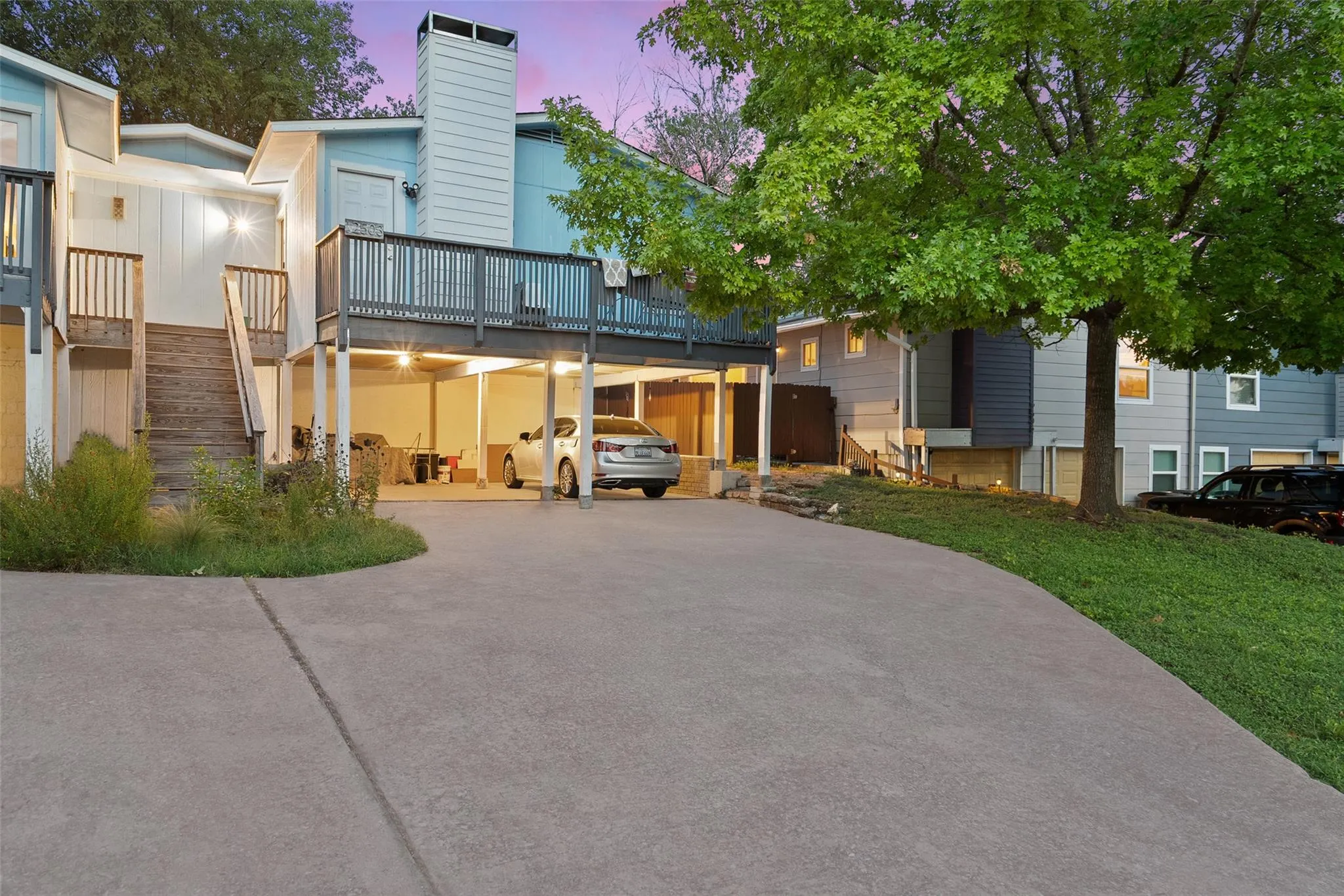 Photo 3 of 2503 PARKER LN #A & B