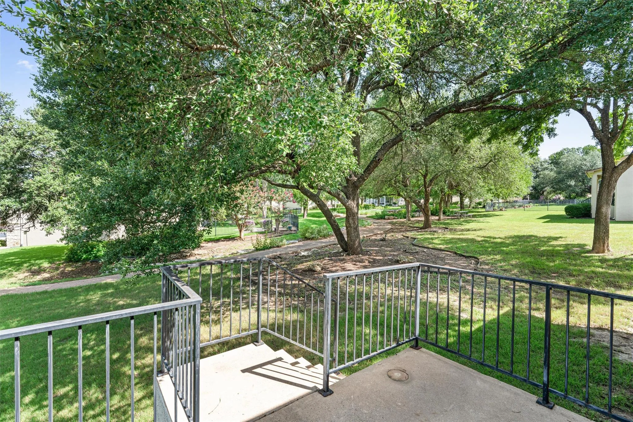 Photo of 121 LARKSPUR LN, Georgetown, TX, 78633