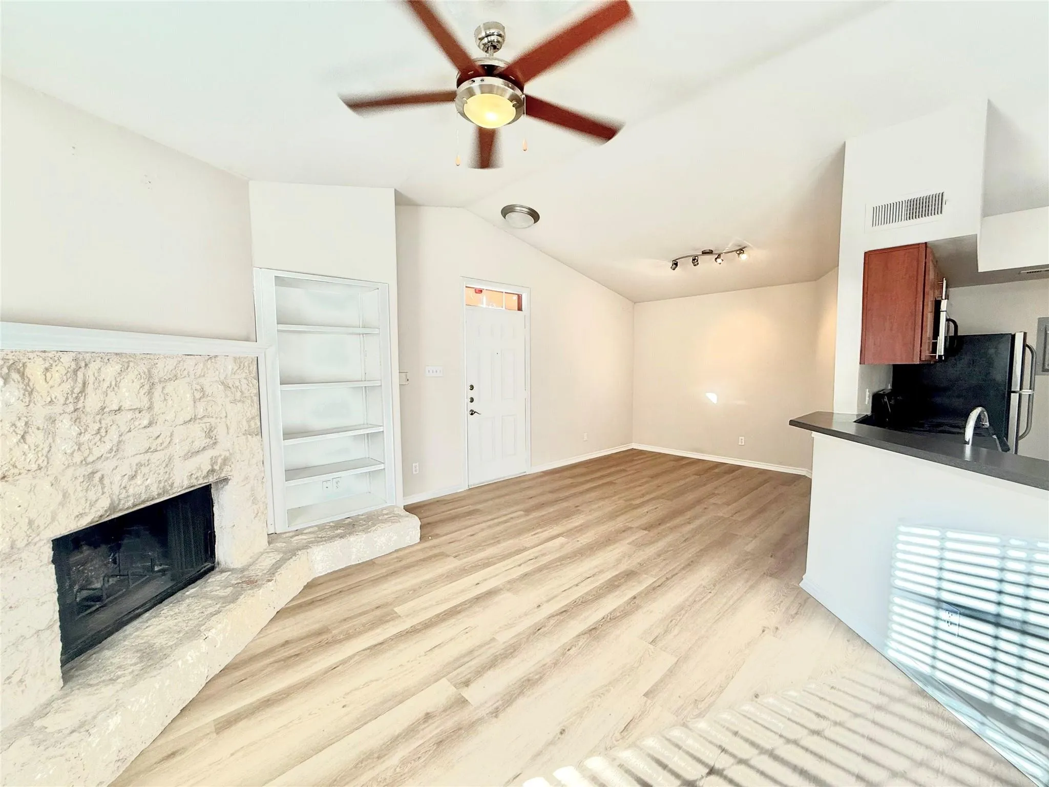 Photo of 6804 N CAPITAL OF TX HIGHWAY #824, Austin, TX, 78731