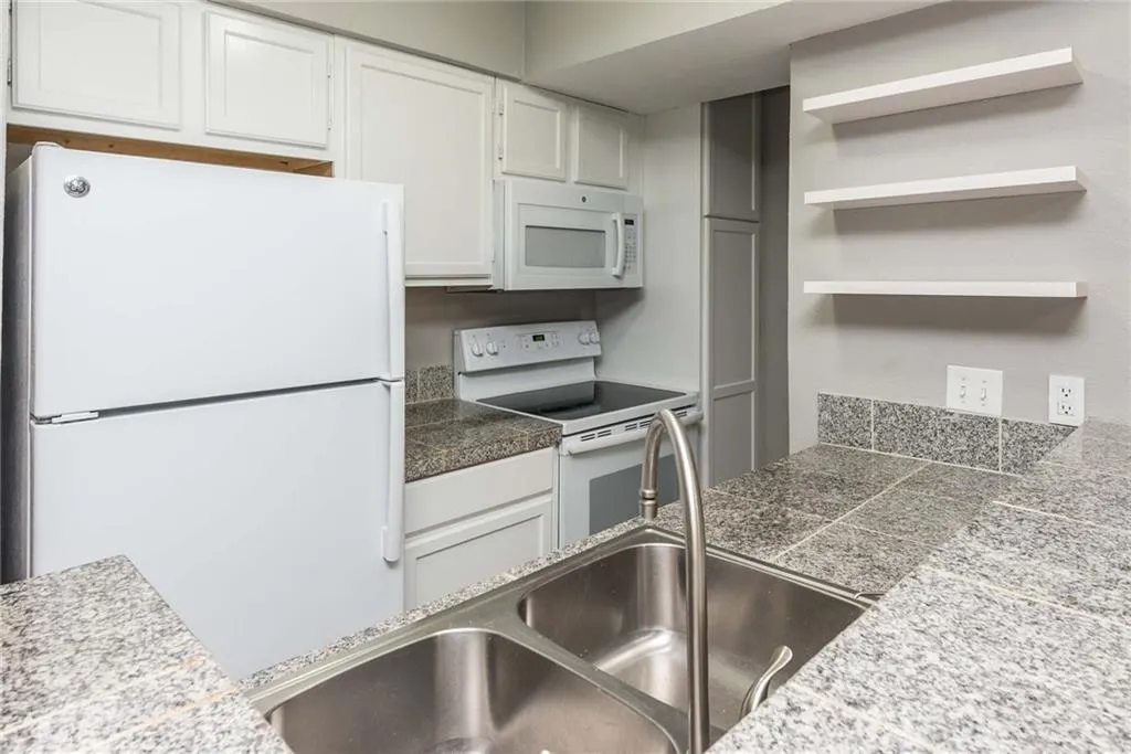Photo 5 of 3018 1ST ST #109